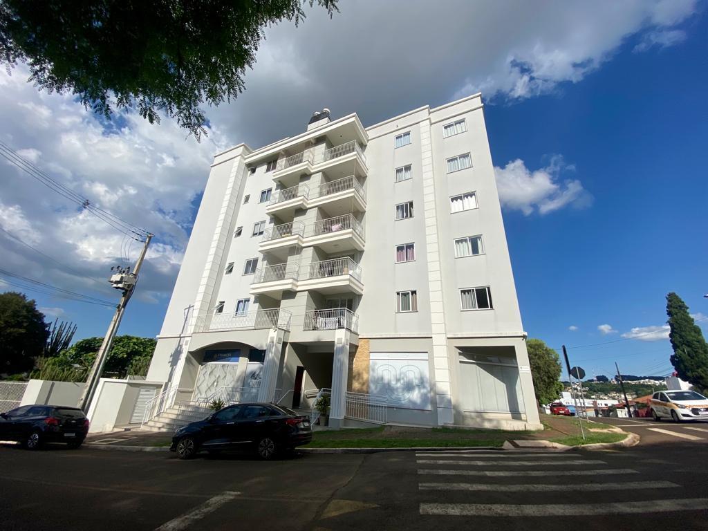 Apartamento semi mobiliado à venda no bairro Santa Terezinha e...