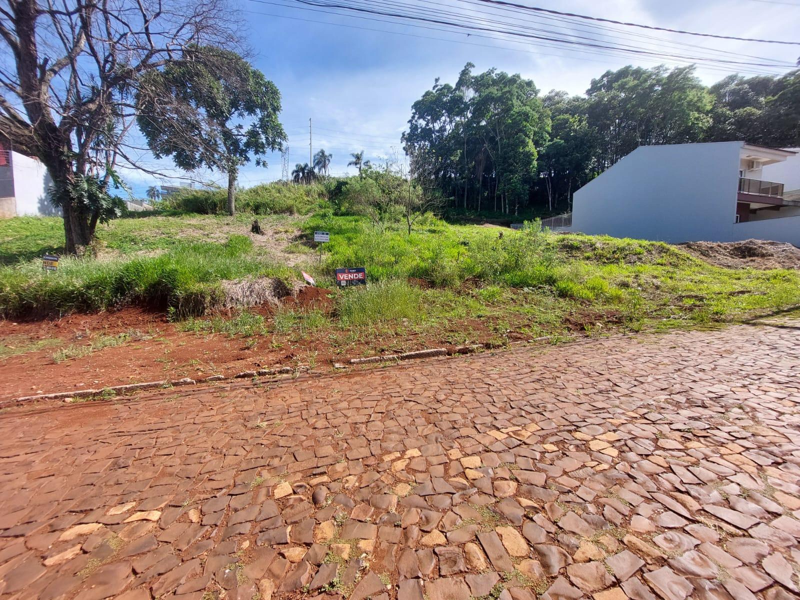 Lote amplo à venda no bairro São Luiz em Pato Branco - PR