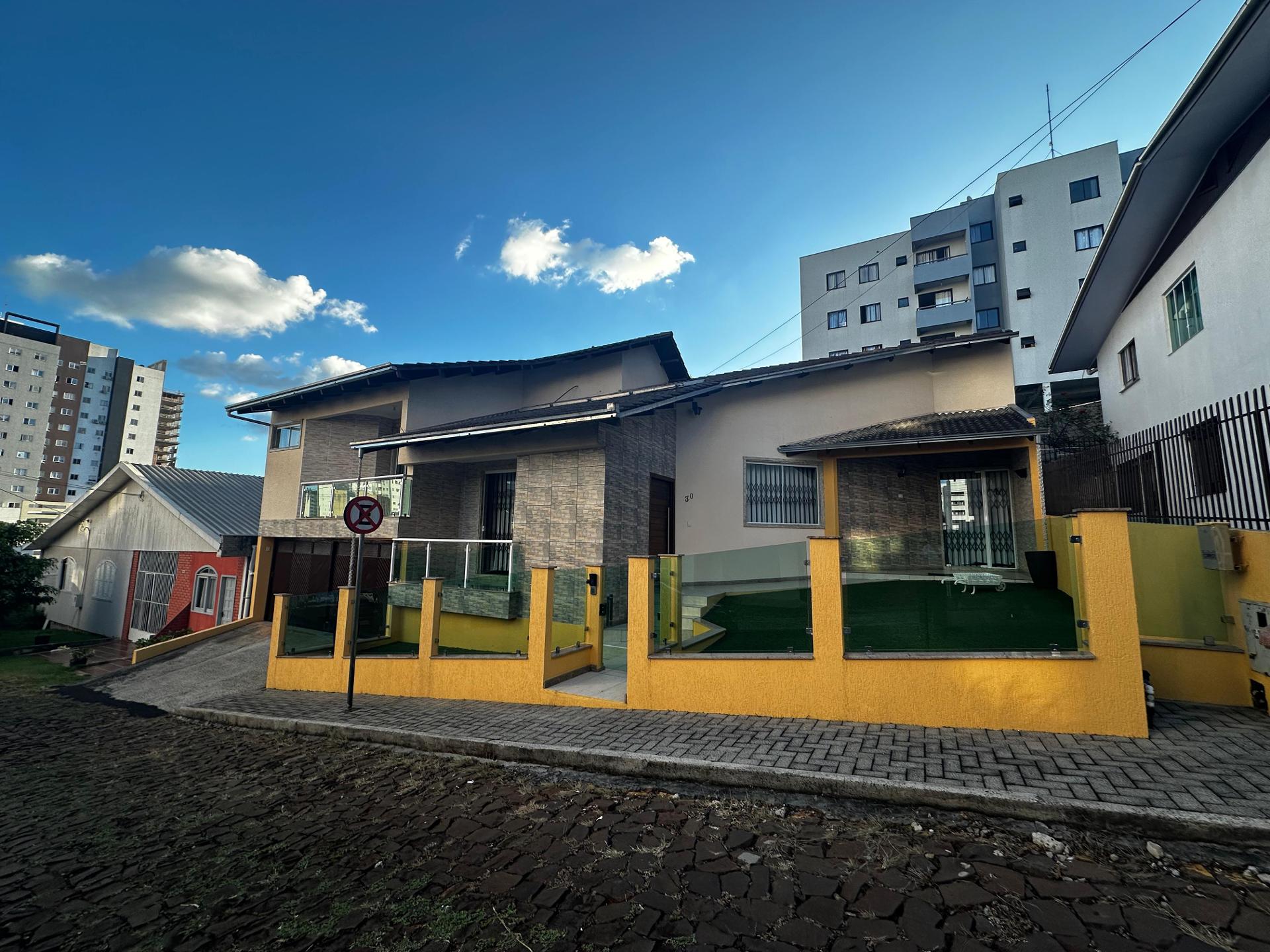 Casa em alvenaria à venda no Centro de Paro Branco - PR