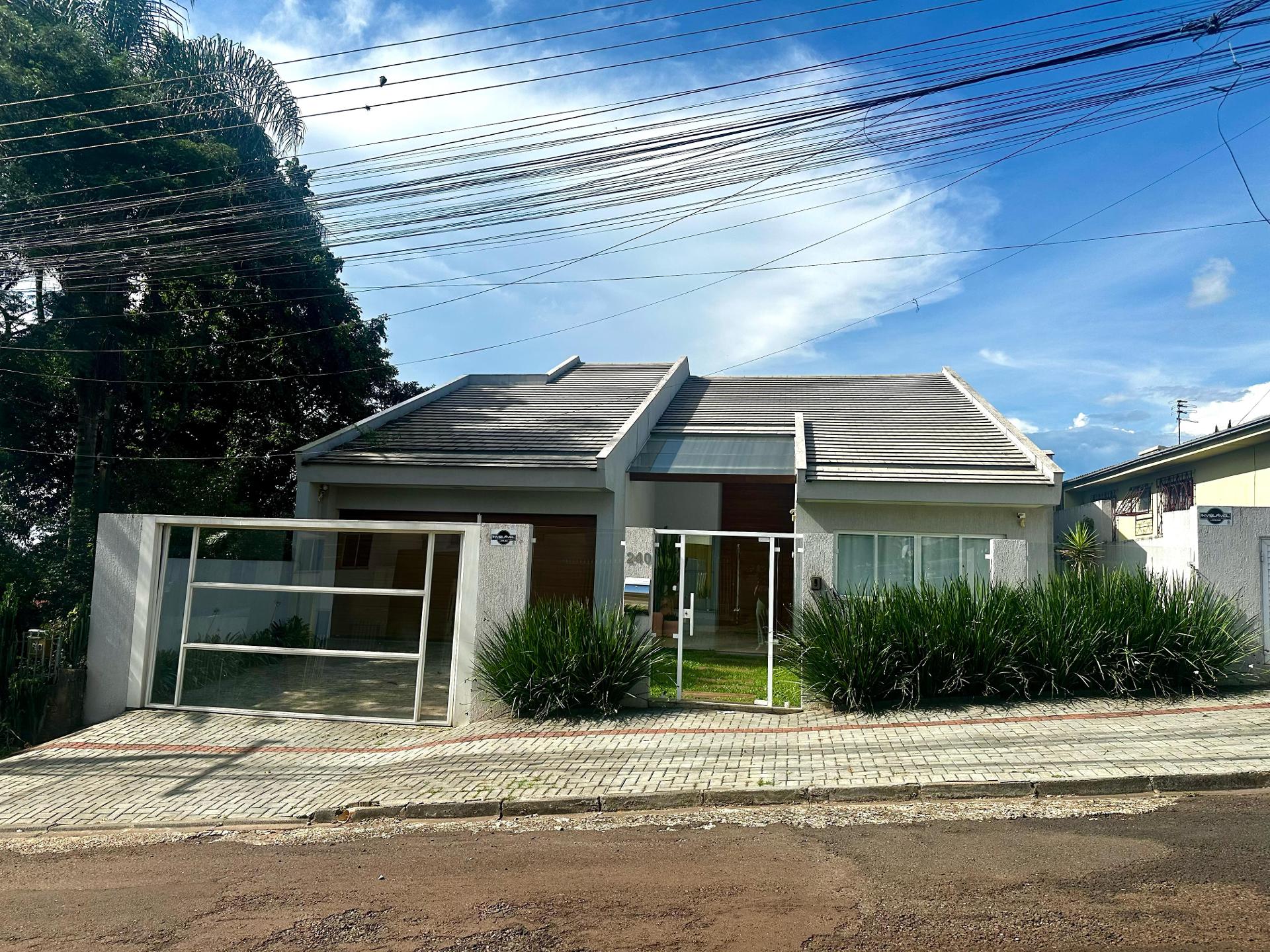 Casa com piscina ? venda no bairro Menino Deus em Pato Branco ...