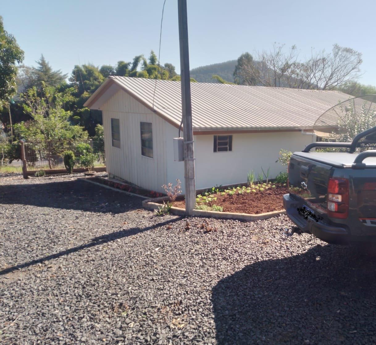 Casa com 02 quartos próxima ao alagado em Candói - PR