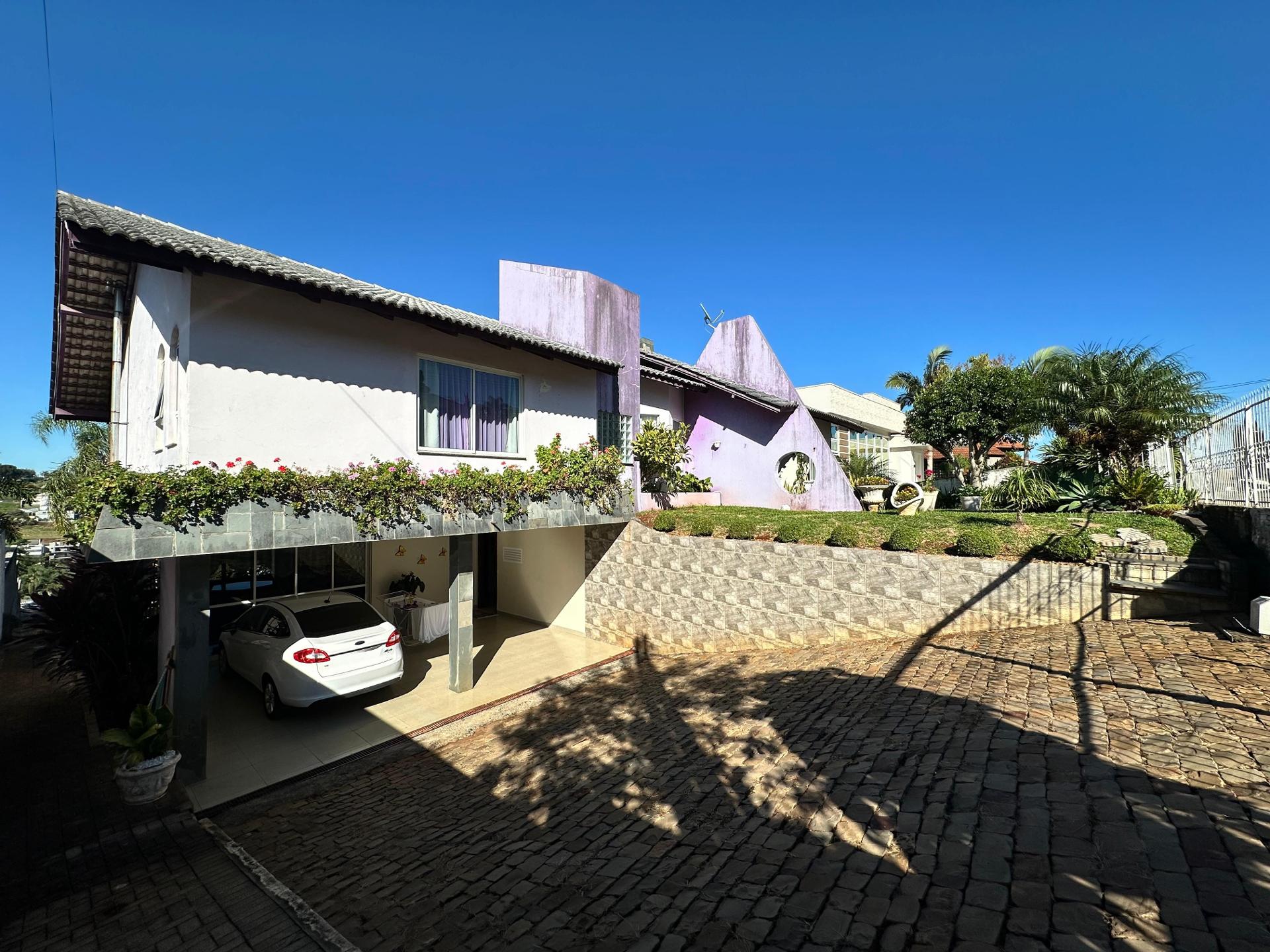 Casa com excelente localiza??o no bairro Banc?rios em Pato Bra...