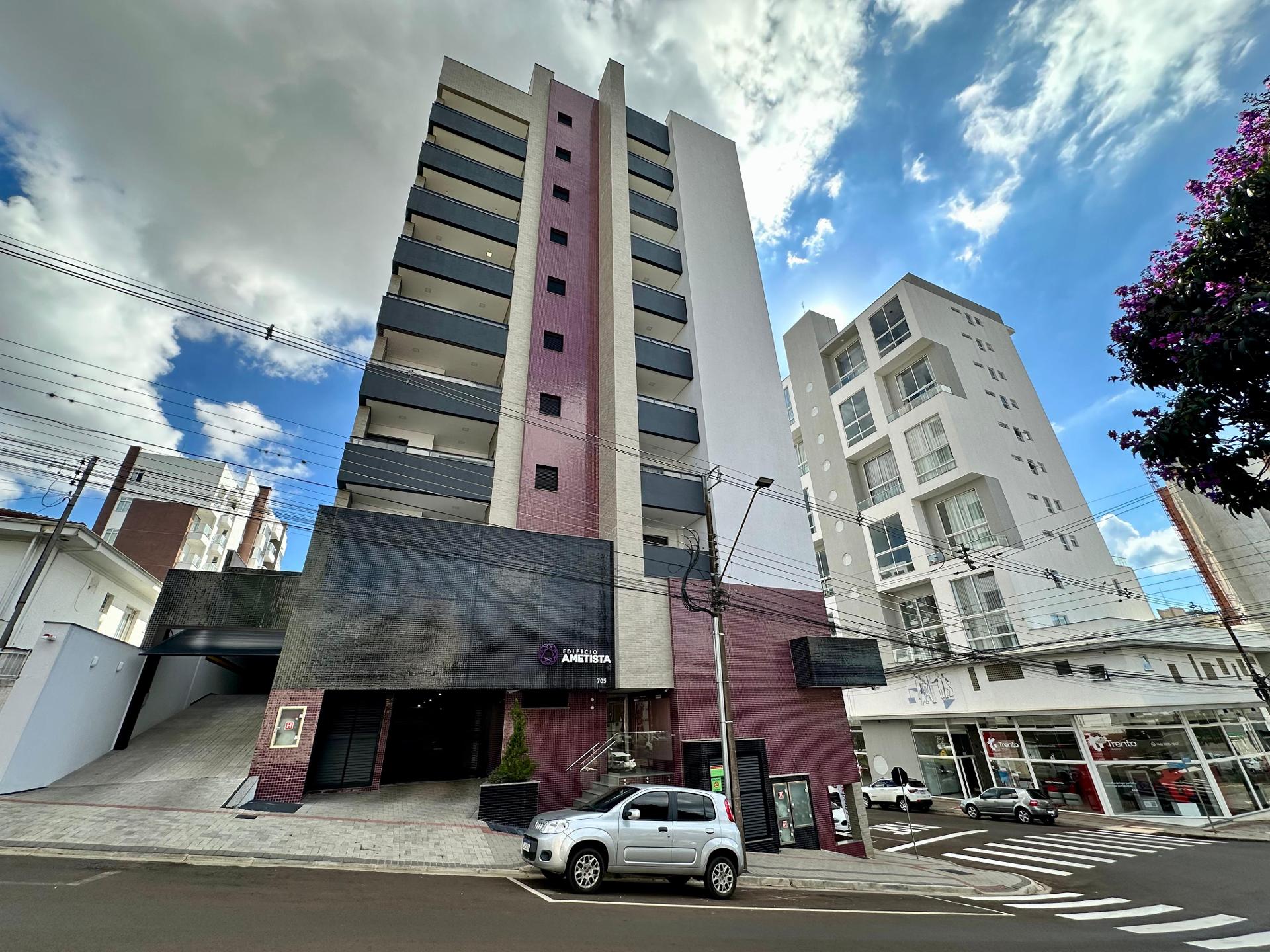 Apartamentos à venda no Edifício Ametista no Centro de Pato Br...