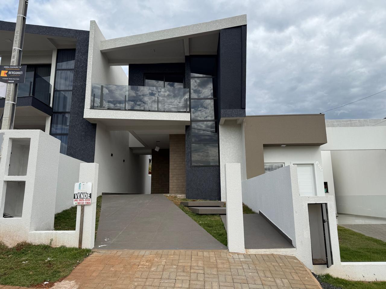 Sobrado NOVO à venda no bairro Fraron em Pato Branco - PR