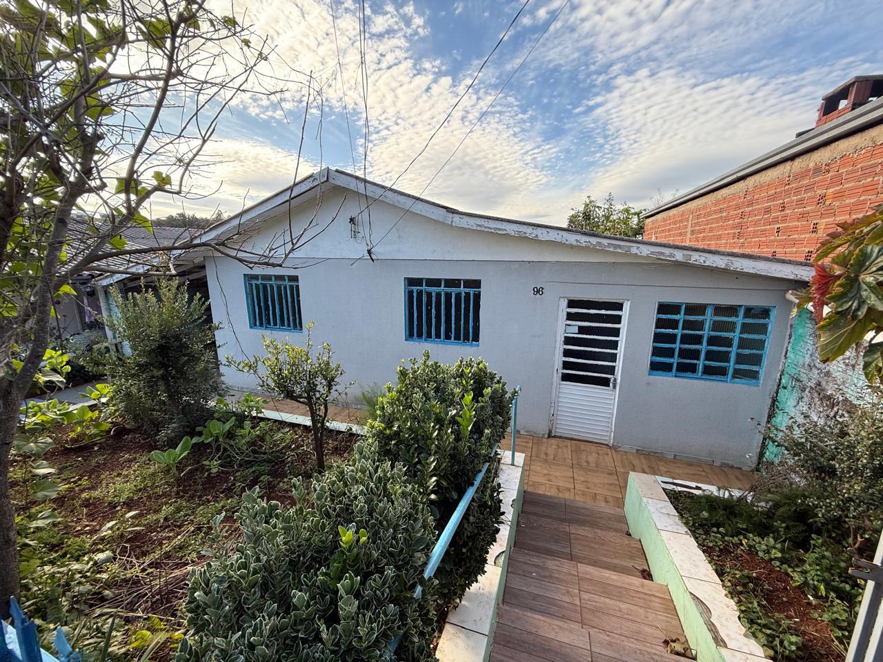 Casa dividida em 02 moradias à venda no bairro Vila Verde em P...