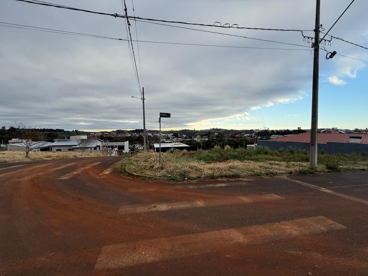 Lote de esquina à venda no bairro Pinheirinho em Pato Branco - PR