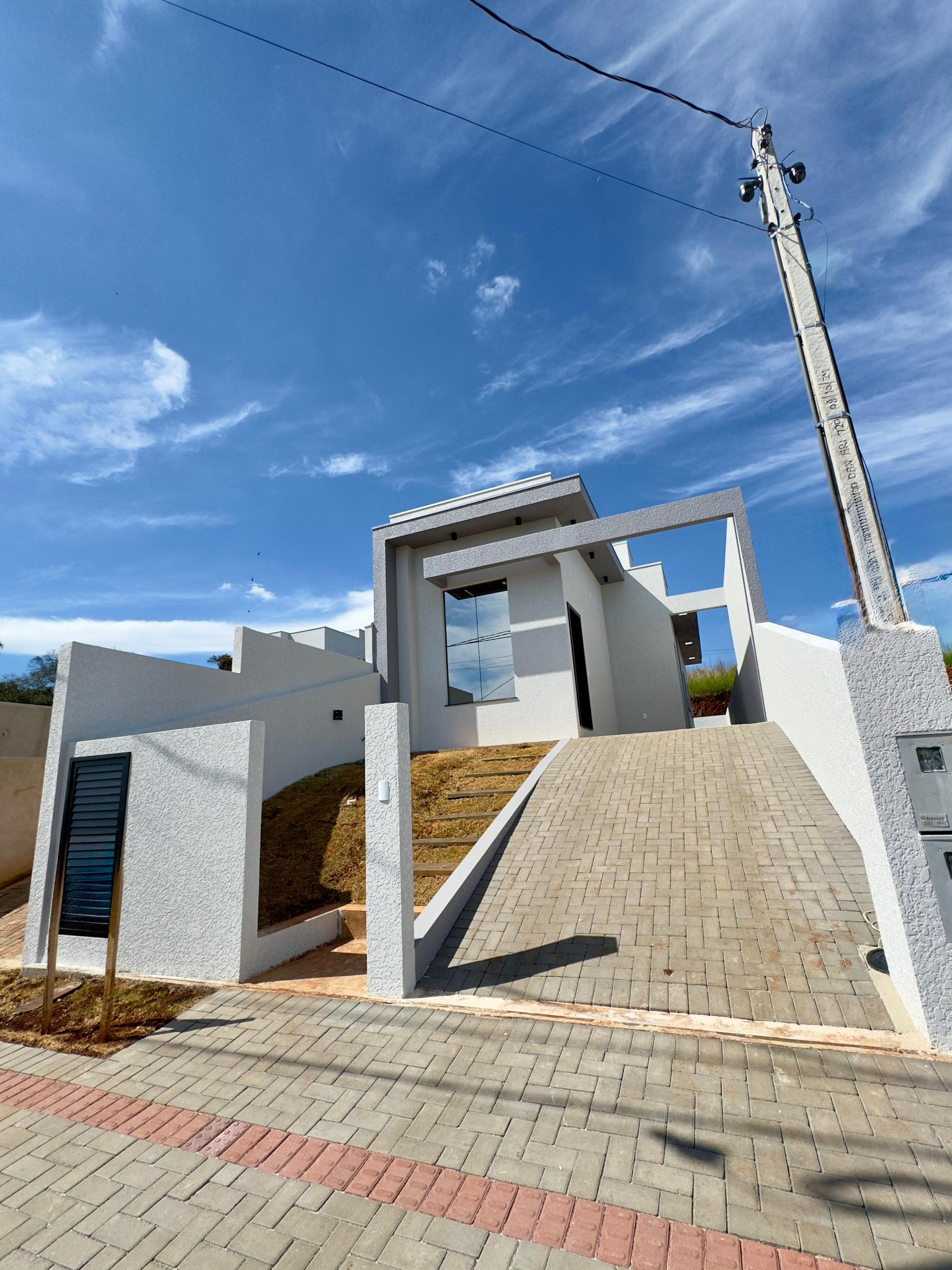 Casa NOVA com 03 quartos à venda no bairro Fraron em Pato Bran...