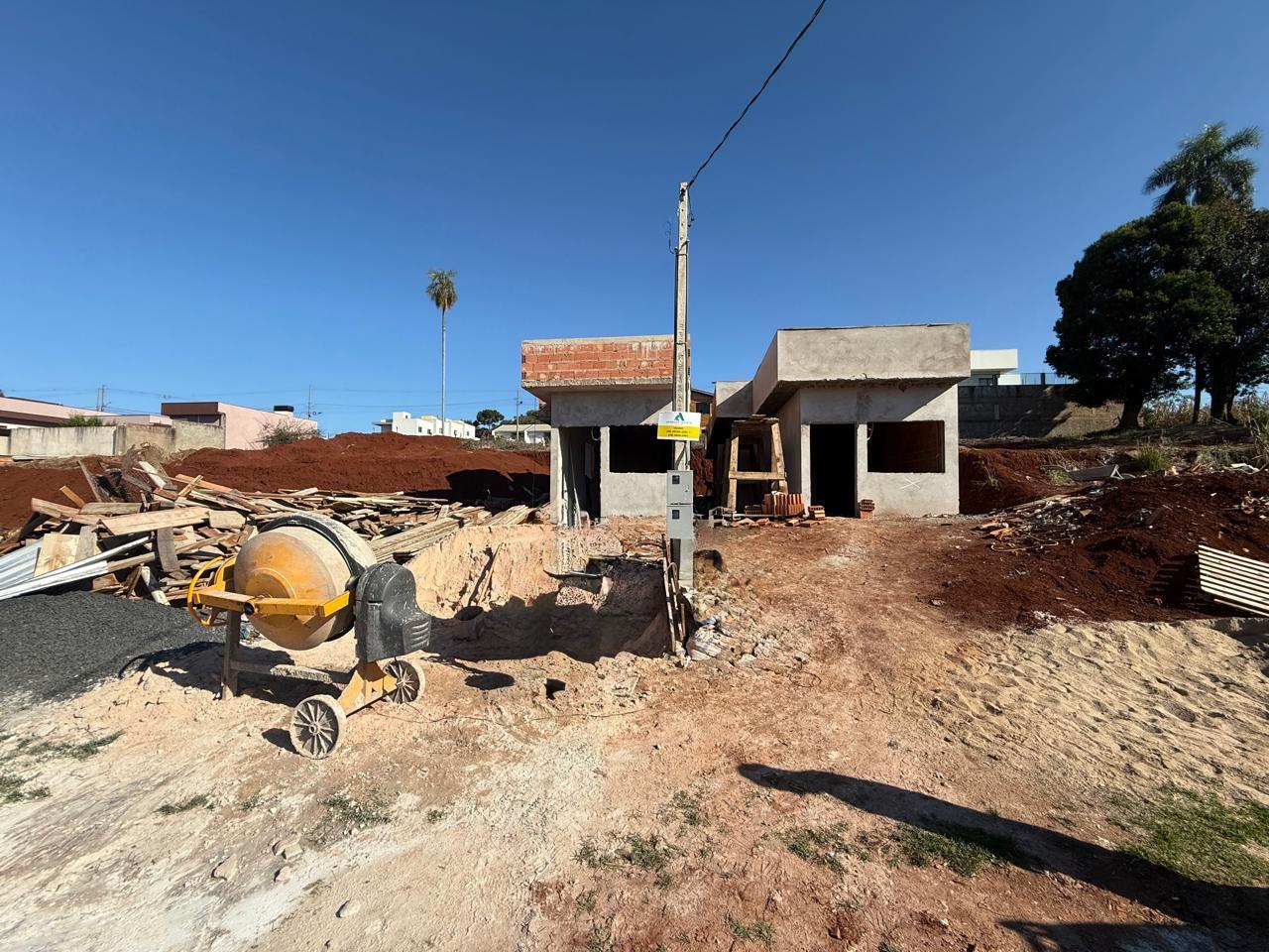 Casa em construção à venda no bairro São Francisco em Pato Bra...