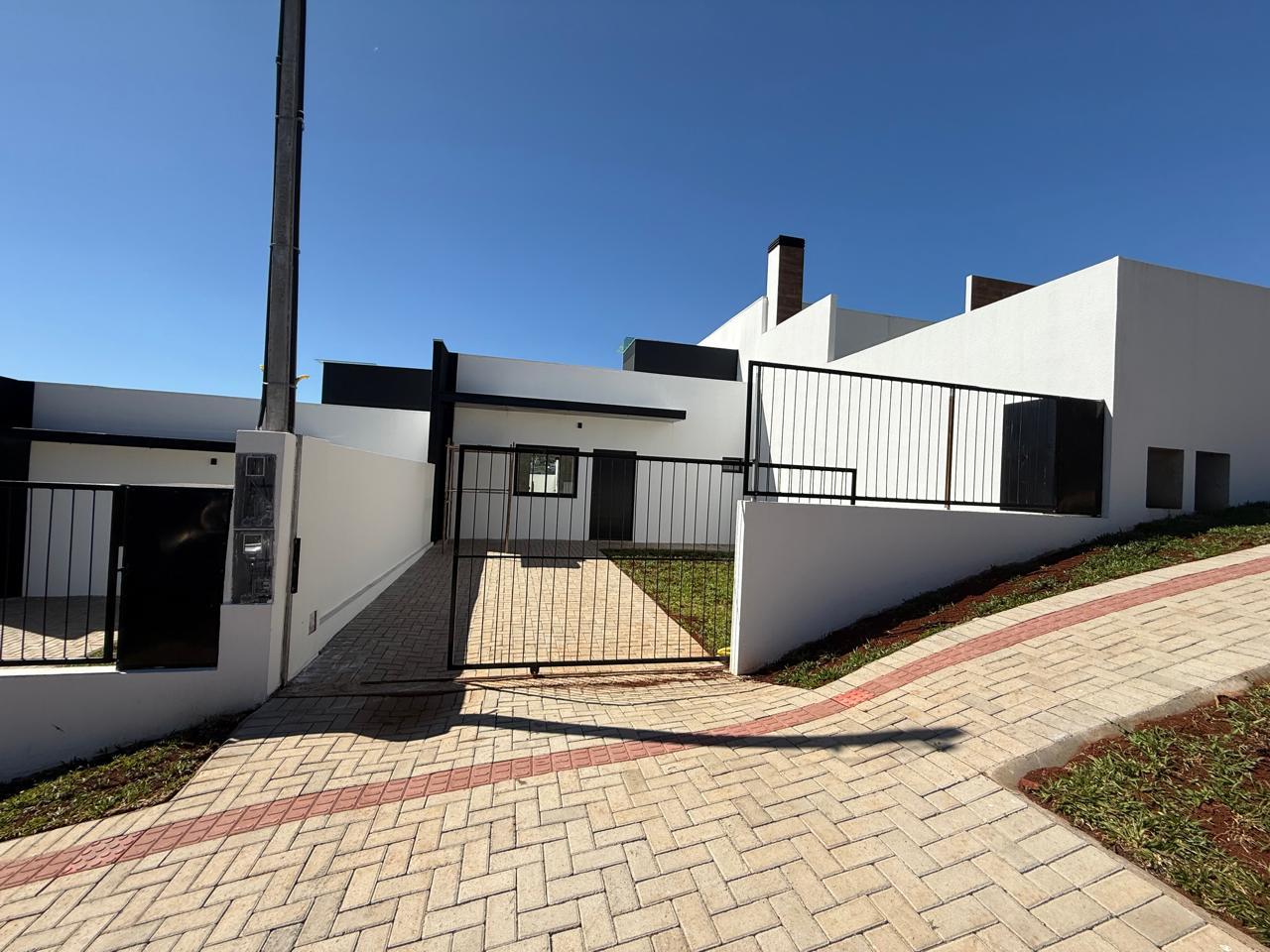 Casa com 02 quartos à venda no bairro Industrial em Pato Branc...