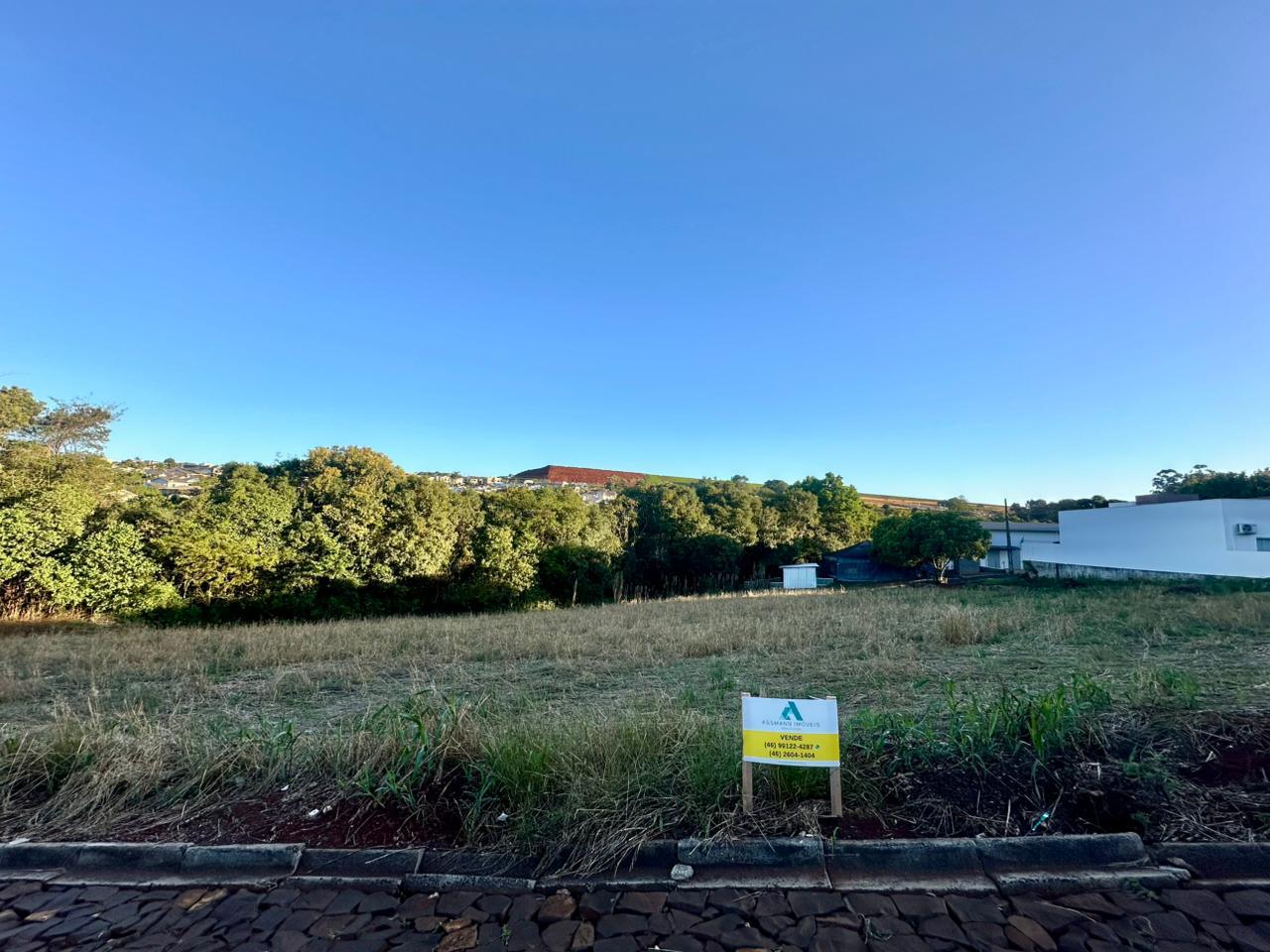 Terreno em ótima localização à venda no bairro Fraron em Pato ...