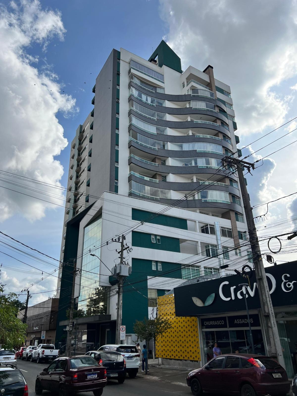 Apartamento com 01 suíte e 02 quartos no Centro de Pato Branco...