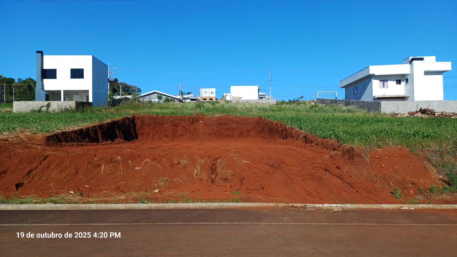 Lote à venda no Loteamento Armando Chiochetta no bairro Fraron...