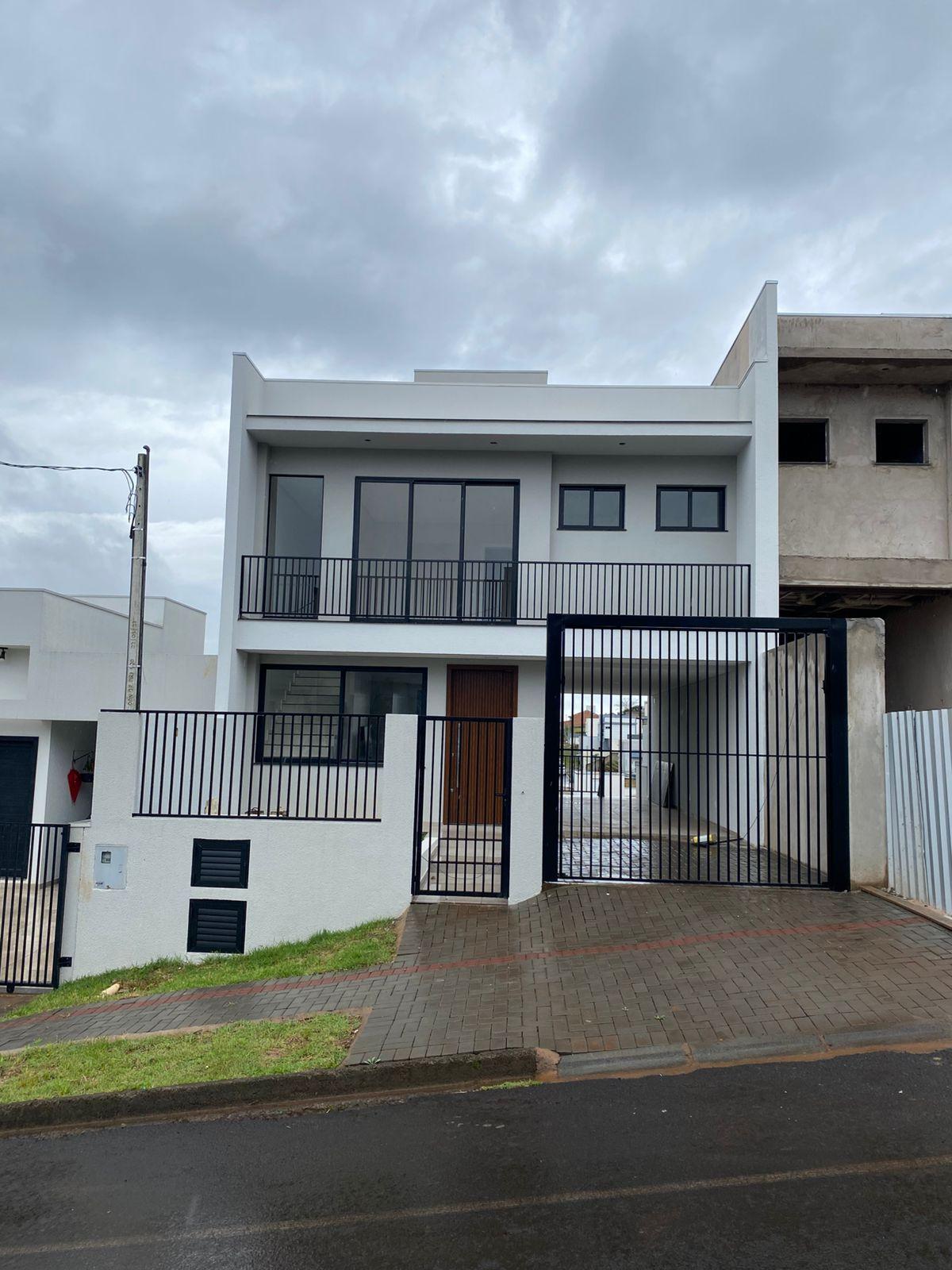 Casa com 03 su?tes a venda no bairro Fraron em Pato Branco - PR