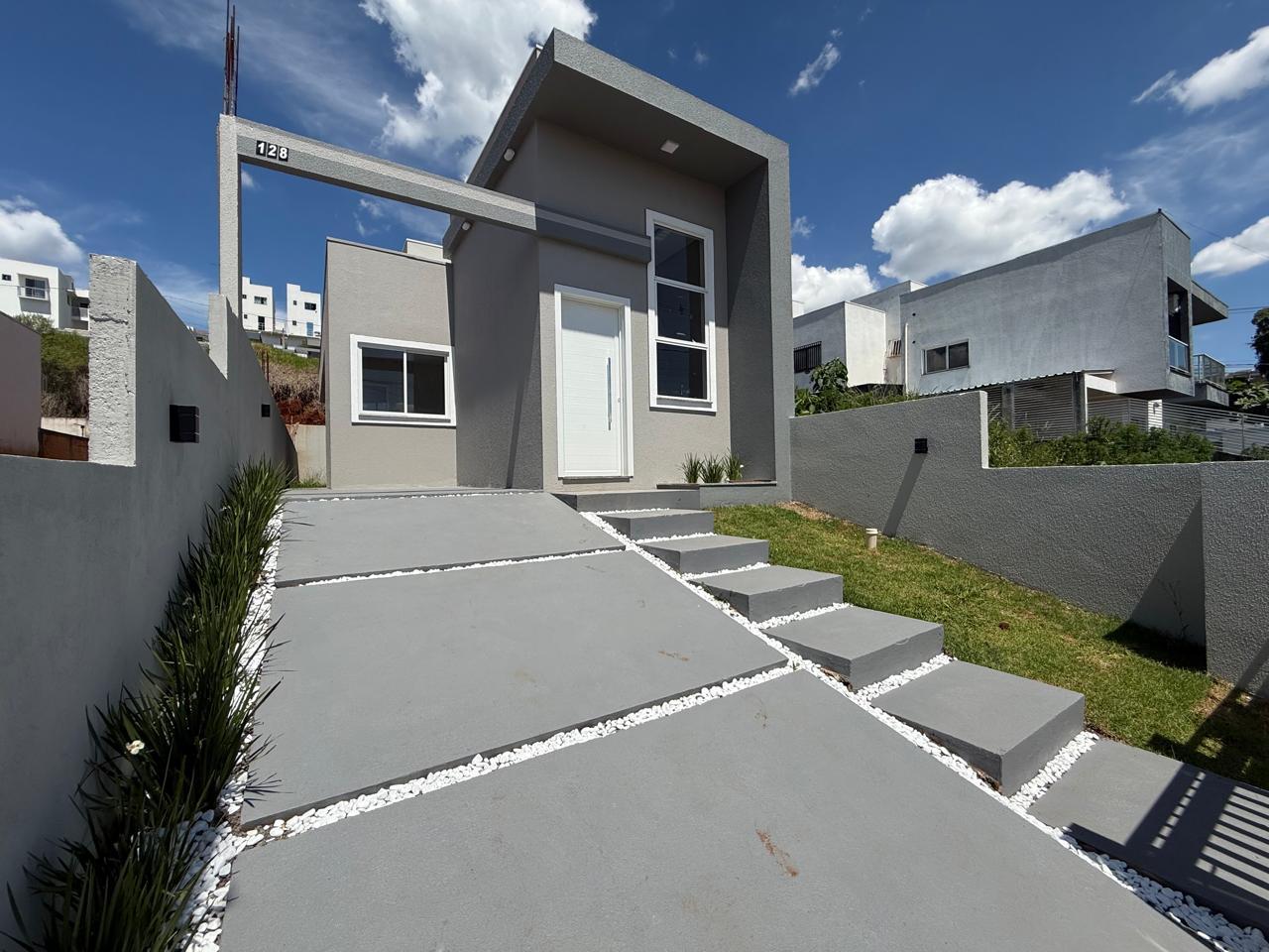 Casa com 02 quartos à venda no bairro Fraron em Pato Branco - PR
