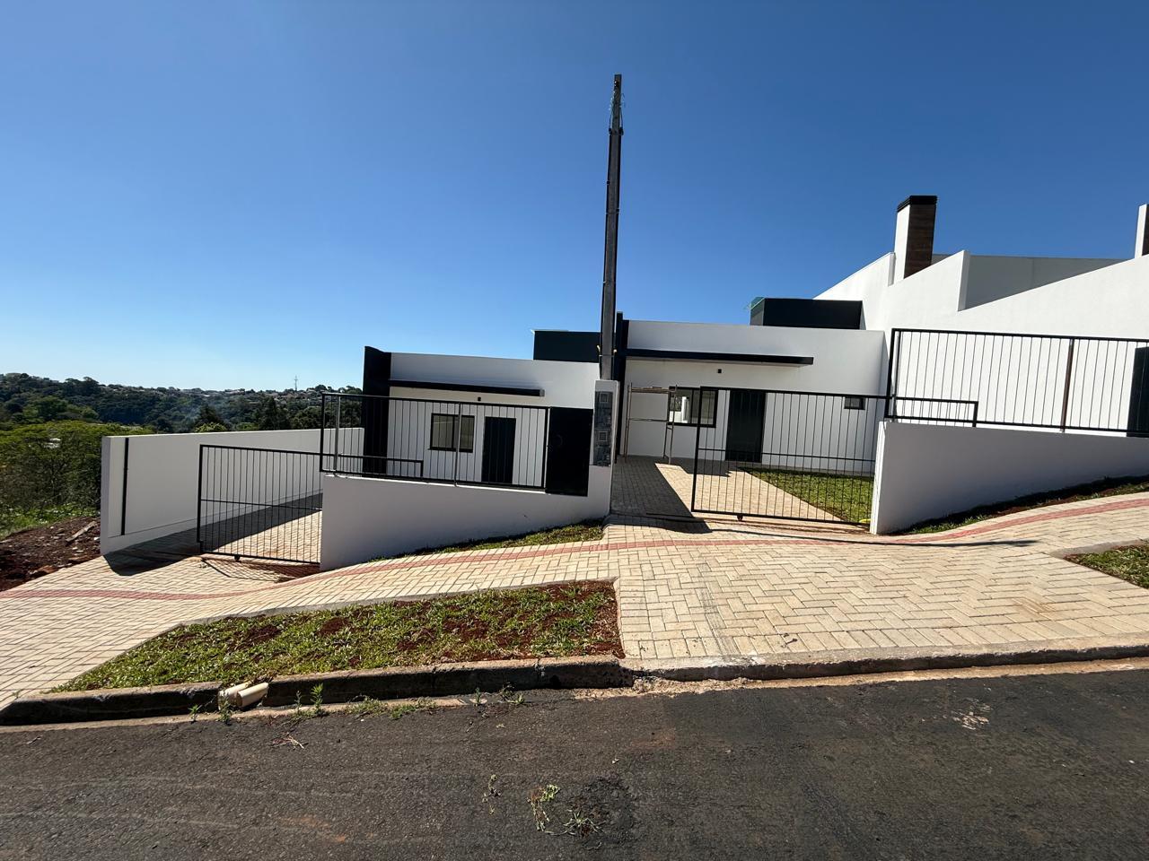 Casa com 02 quartos para loca??o no bairro Industrial em Pato ...