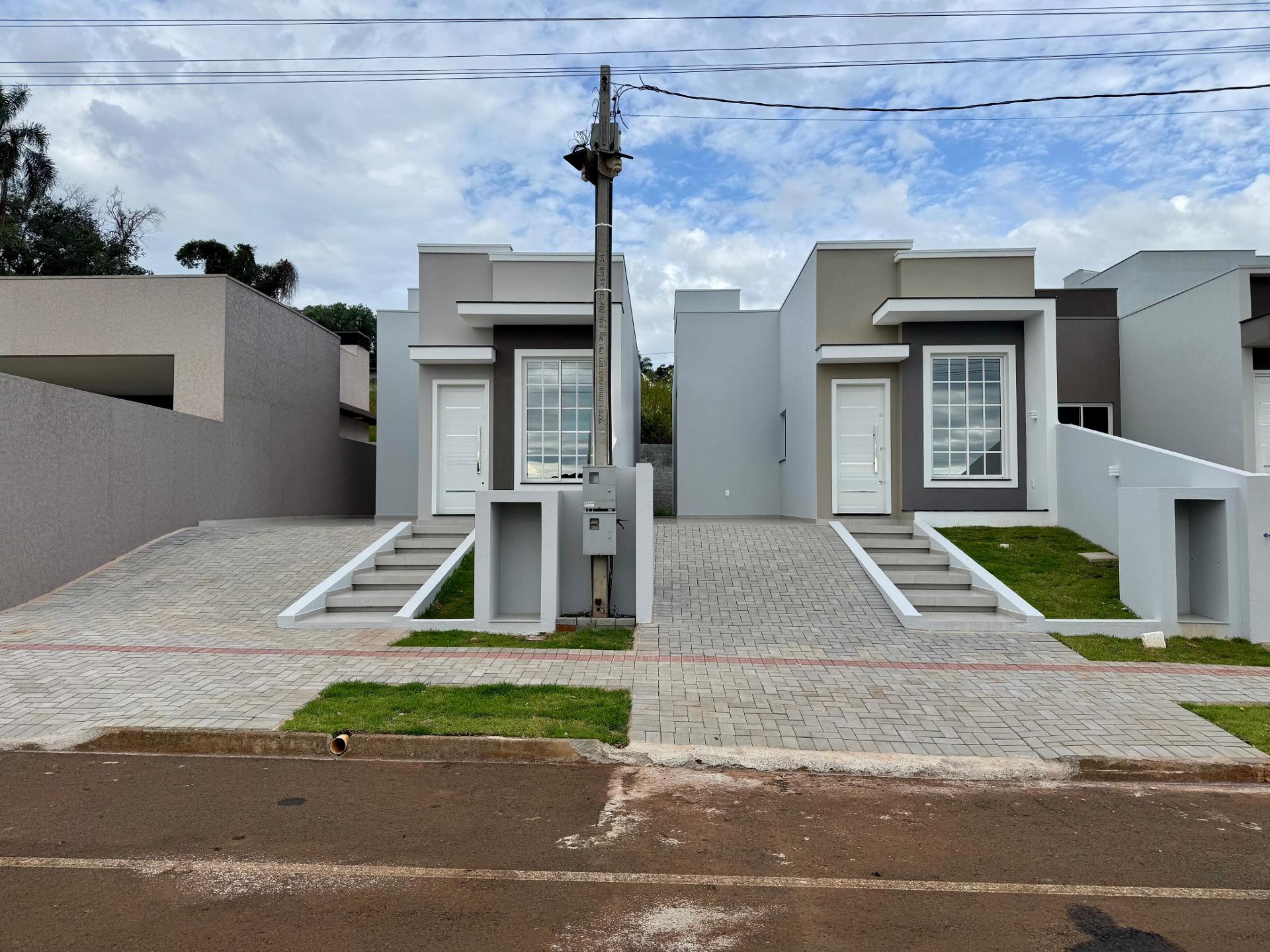 Casa com 02 quartos ? venda no bairro Fraron em Pato Branco - PR