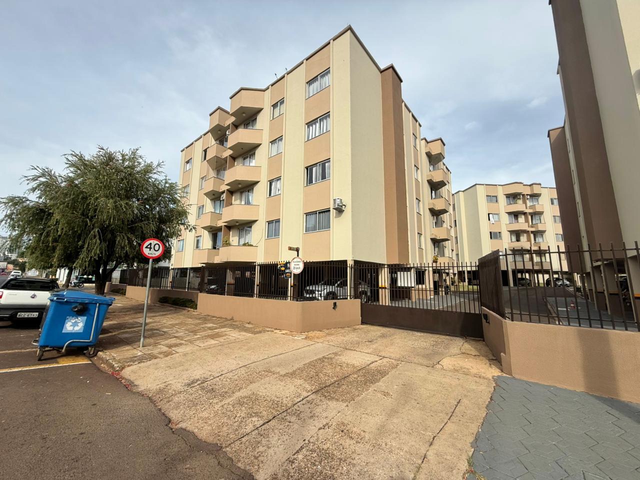 Apartamento ? venda no Edif?cio Theomar no Centro de Pato Bran...