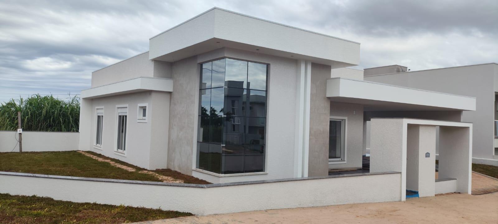 Casa NOVA com piscina à venda no bairro Fraron em Pato Branco ...