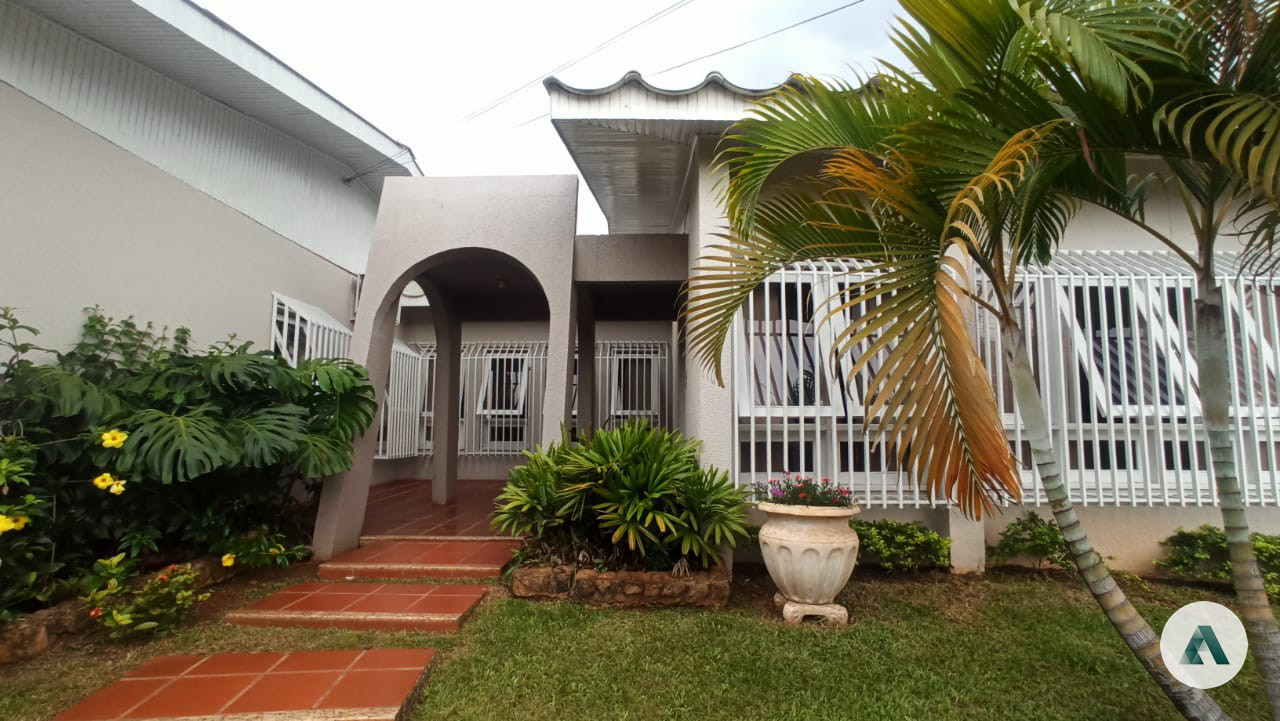 Casa semi mobiliada no bairro La Salle em Pato Branco - PR