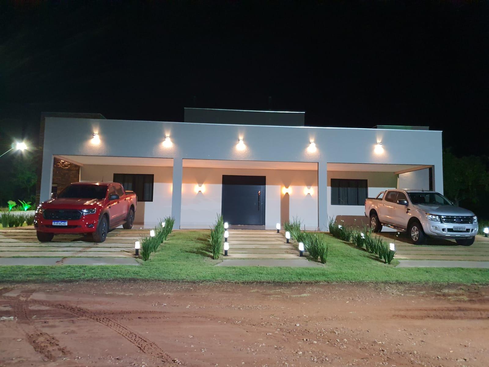 Casa no Condom?nio Pequizeiro no Lago do Manso com 2 resid?nci...
