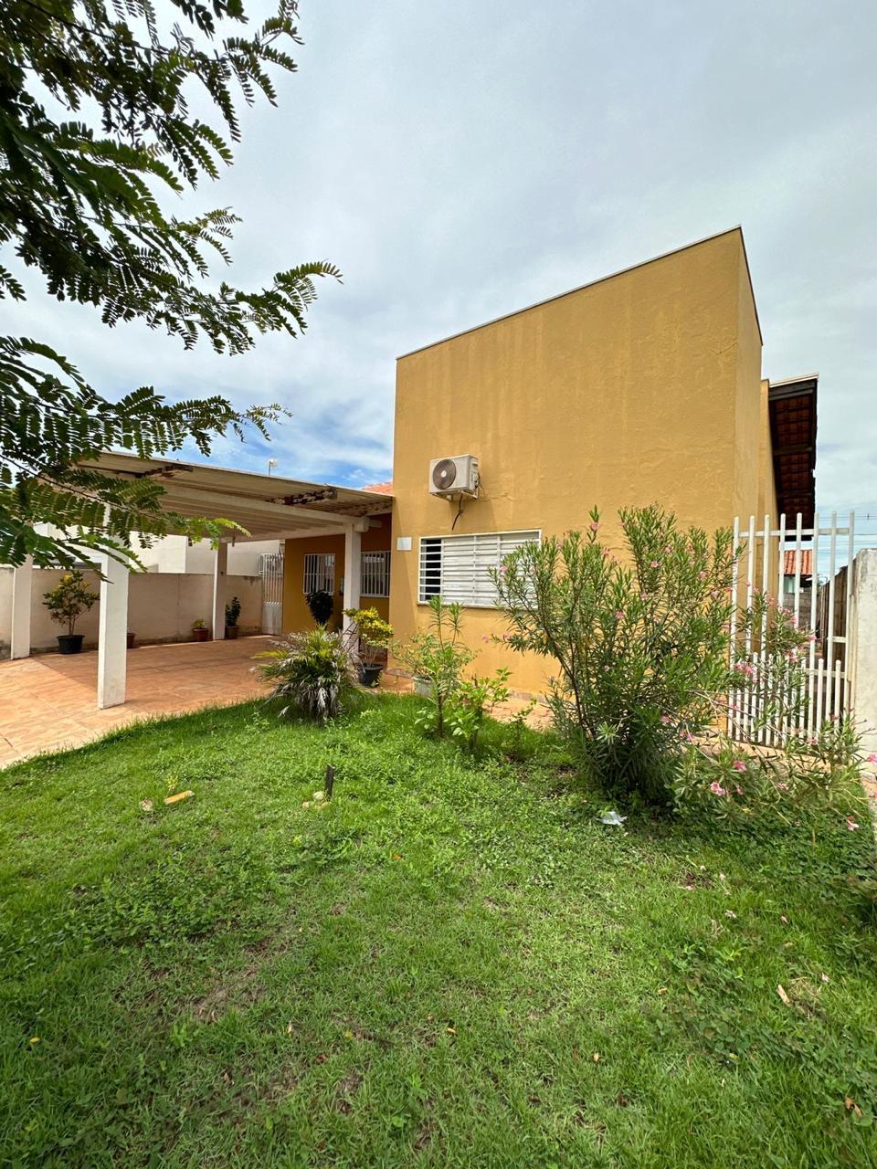 Casa térrea no Condomínio Solar da Chapada com 3 quartos, suít...