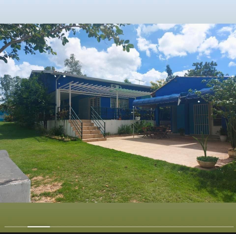Chácara à venda perto de Cuiabá com casa, piscina, campo, rio ...