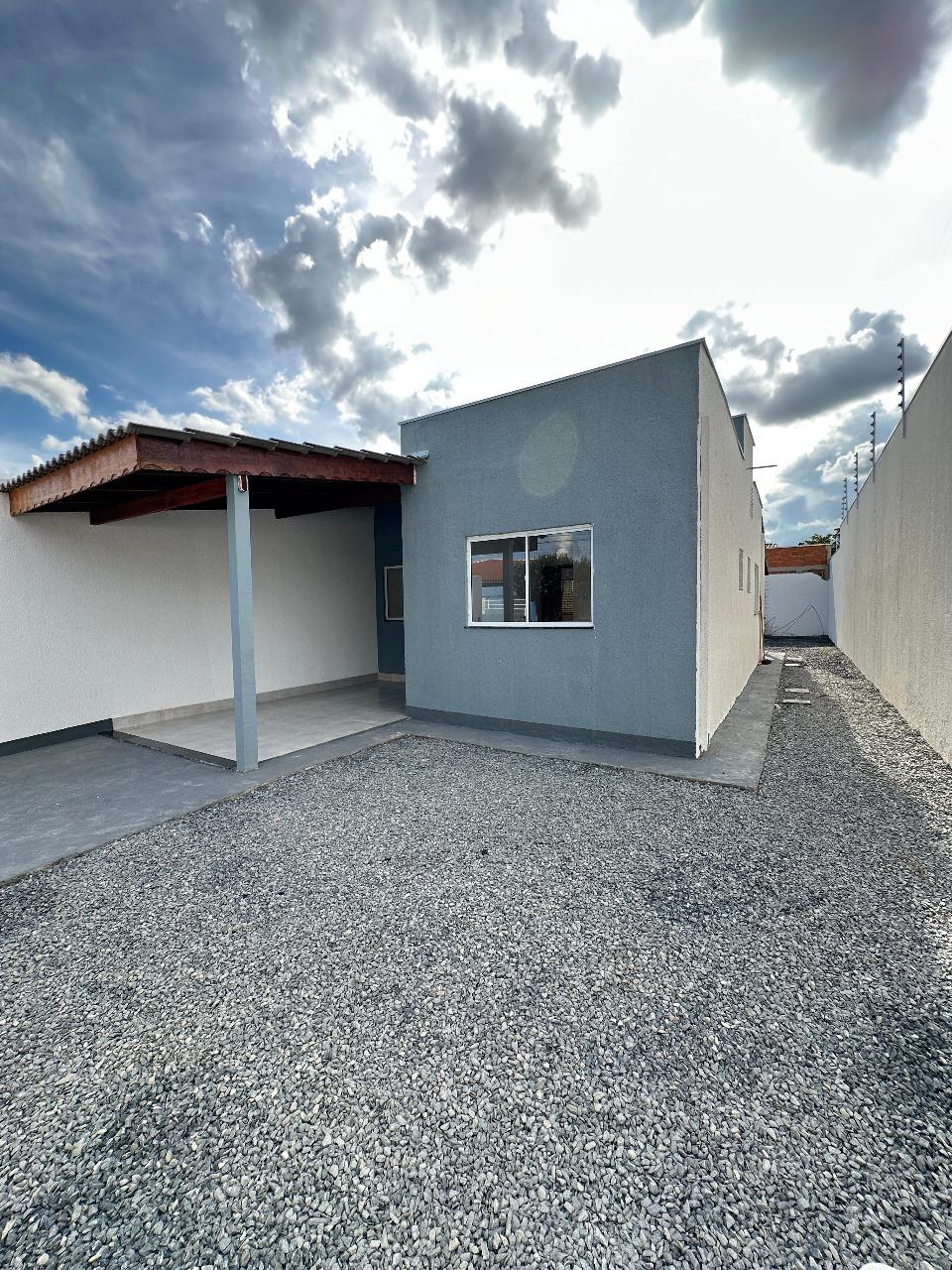 Casa térrea no Jardim Comodoro com 2 quartos sendo 1 suíte à v...