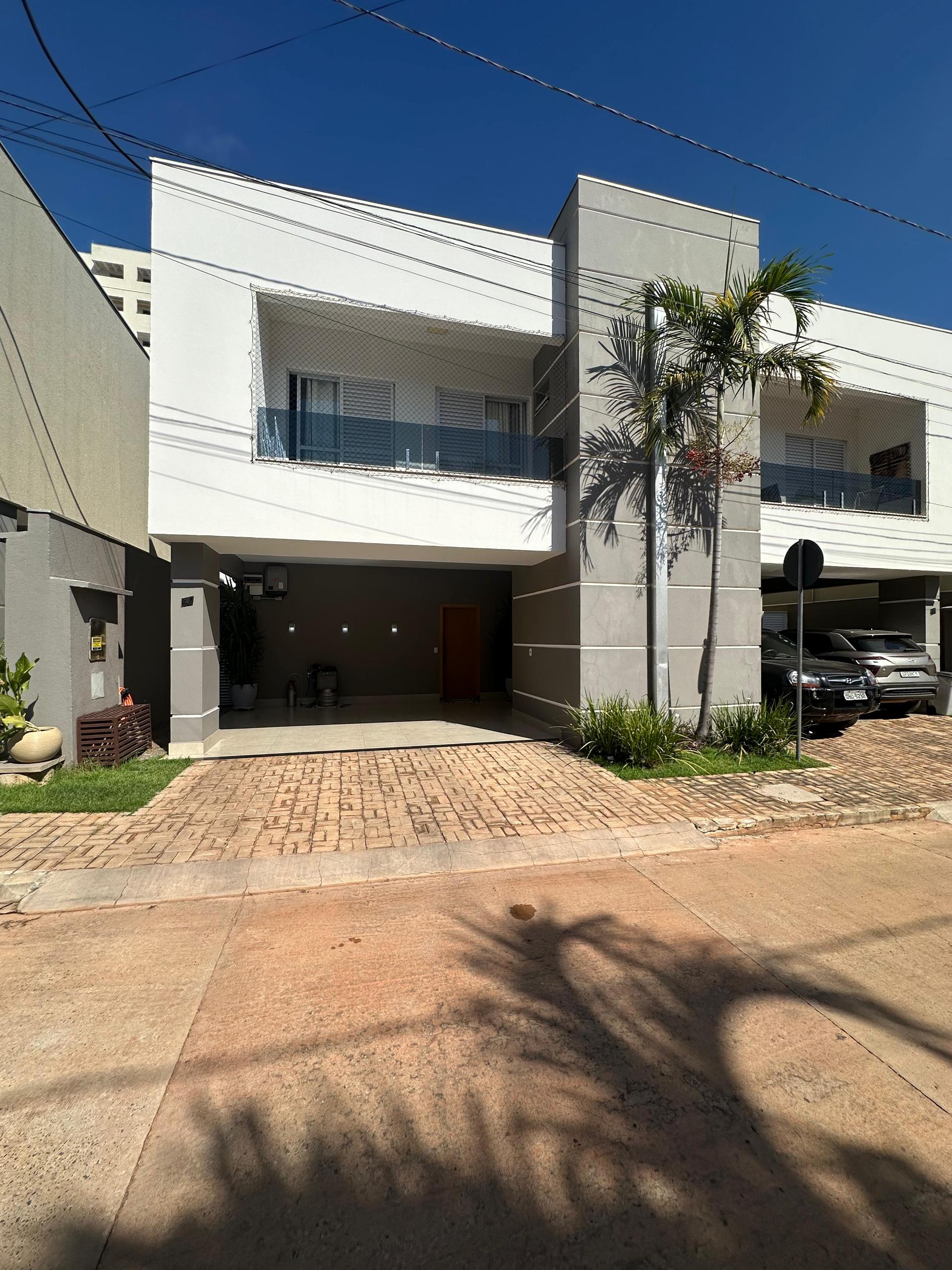 Sobrado mobiliado com 3 suítes no Condomínio Pérola Rara por R...