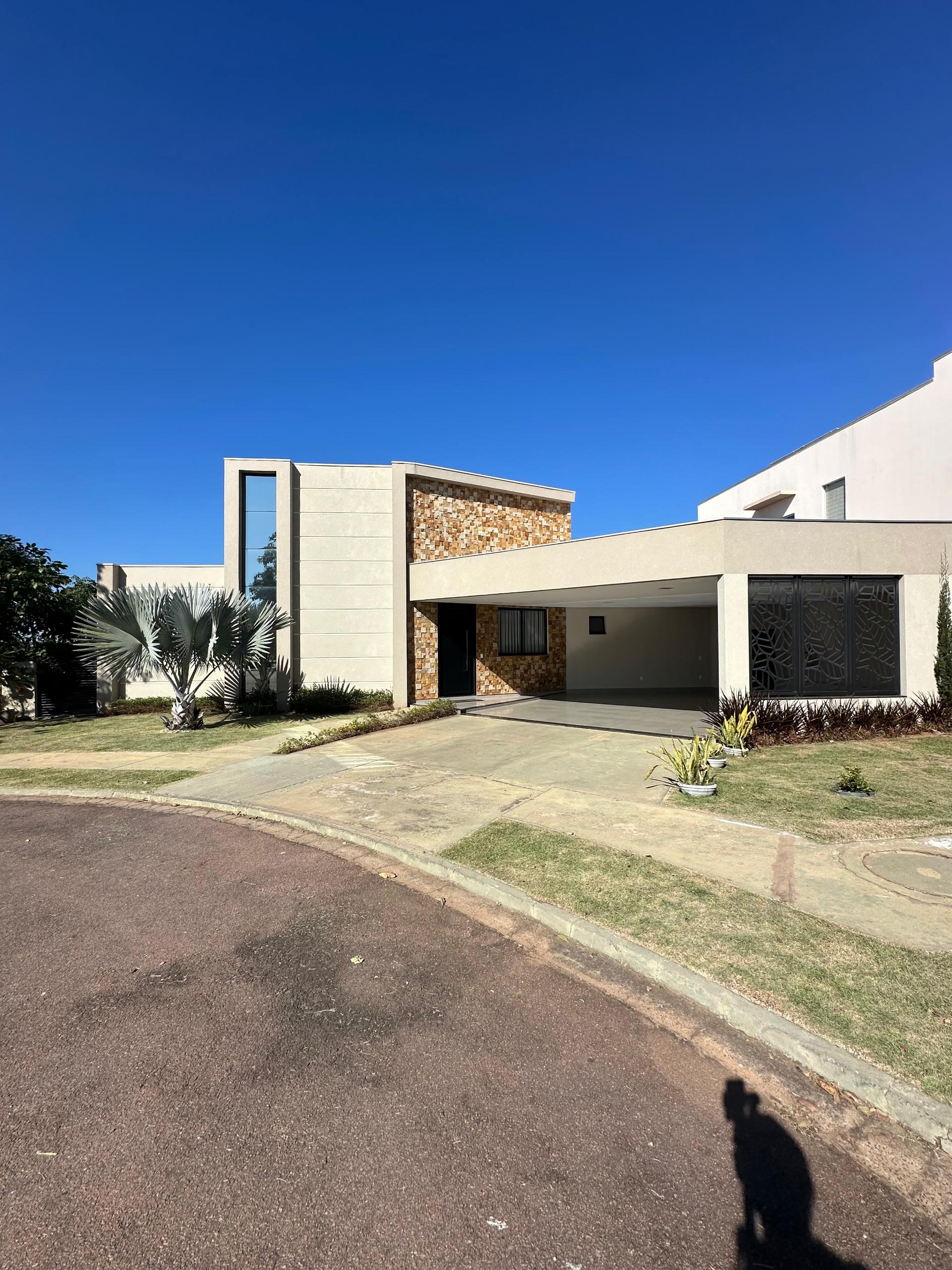 Casa Térrea mobiliada de alto padrão no condomínio Belvedere c...