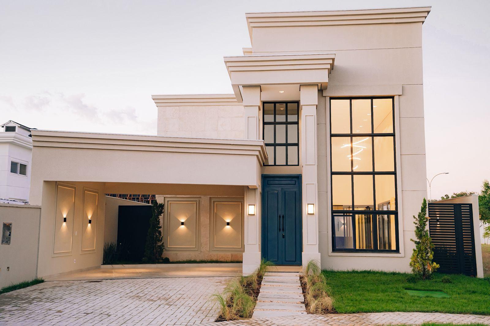 Casa térrea estilo neoclássico com piscina e 3 suítes no Condo...