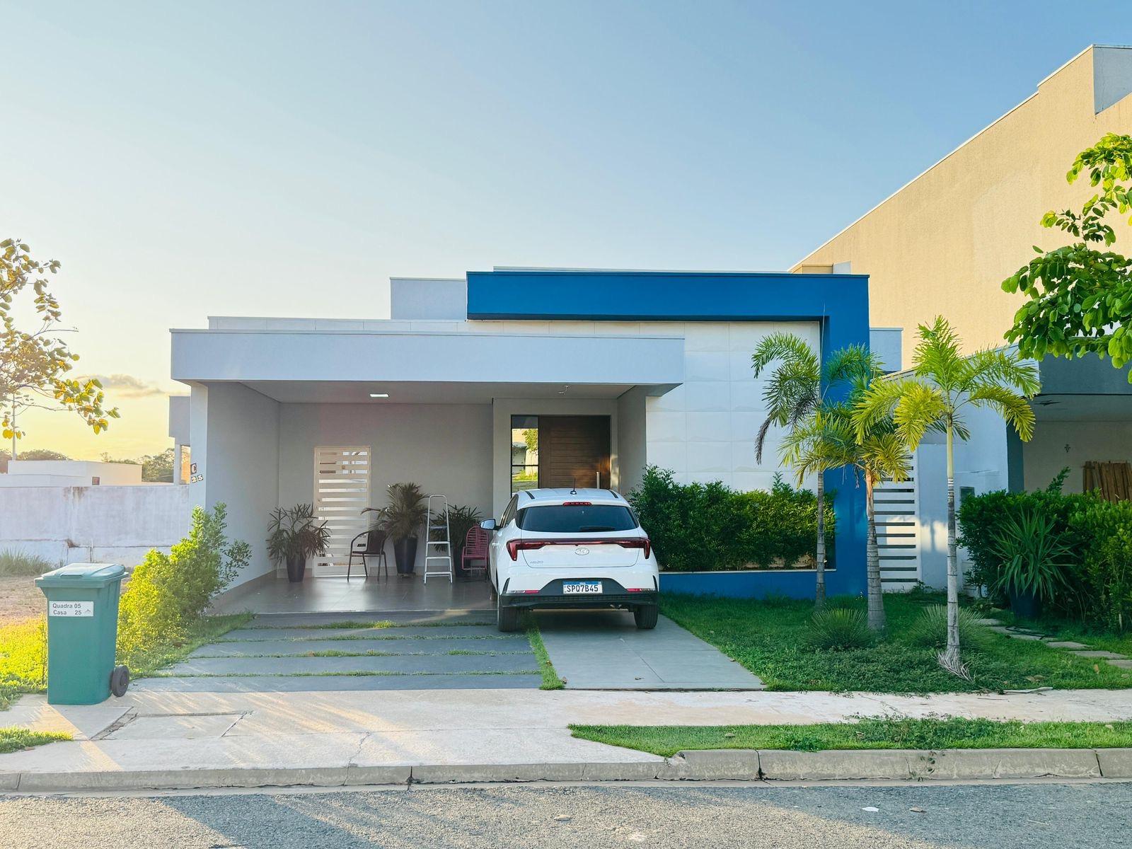 Casa moderna à venda no Belvedere II com 3 suítes, energia sol...