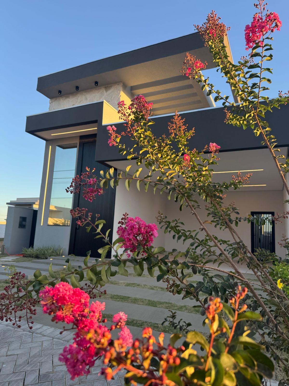 Casa térrea à venda no Condomínio Florais do Parque, 3 suítes,...