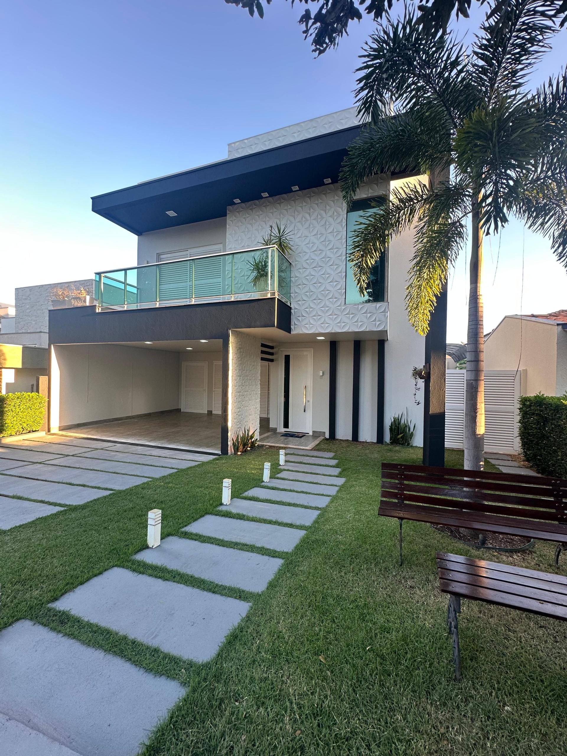Sobrado no Condomínio Belvedere com 4 suítes, espaço gourmet e...