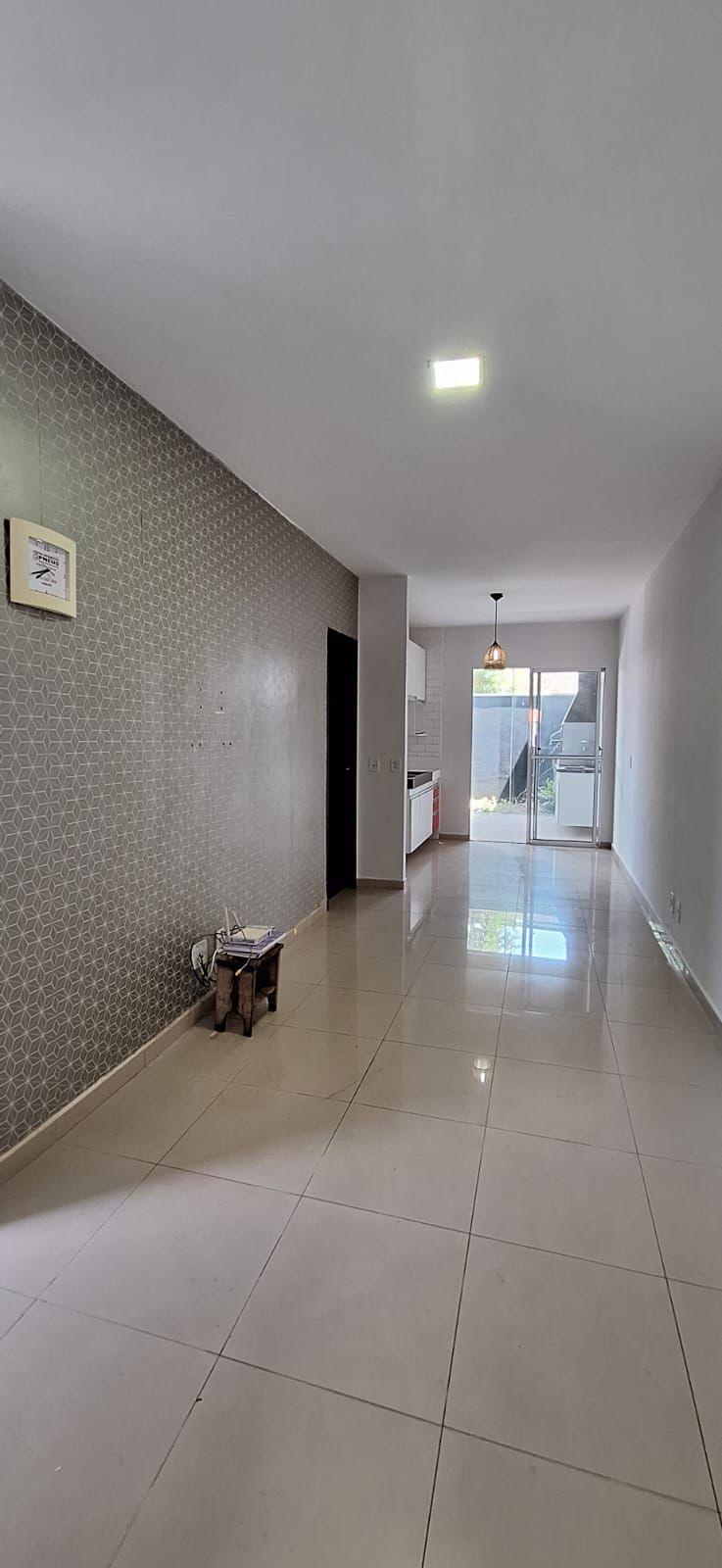 Casa de esquina no Condomínio Rio Manso com 2 quartos, suíte c...