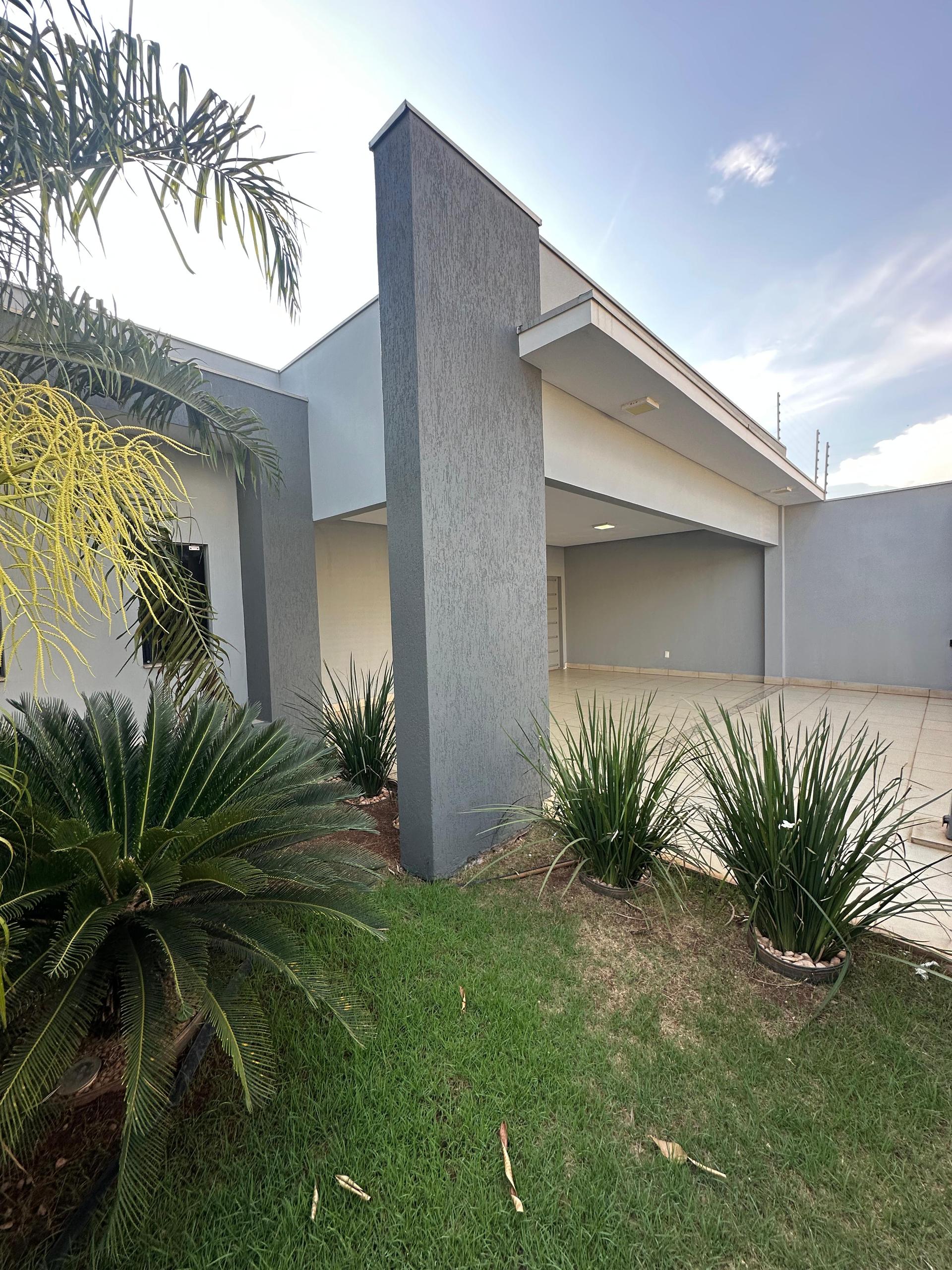 Casa com piscina aquecida e gourmet no bairro Jockey Club com ...