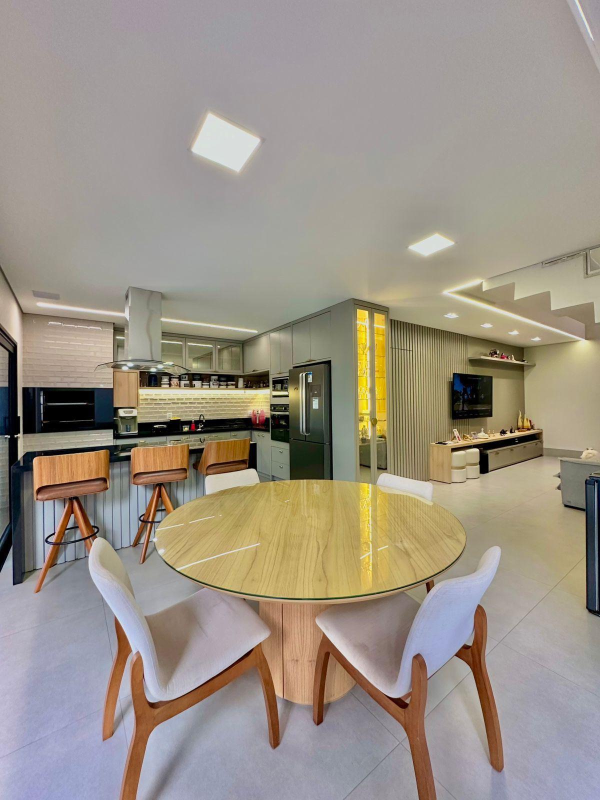 Sobrado de luxo no Belvedere II com 3 suítes, piscina e energi...