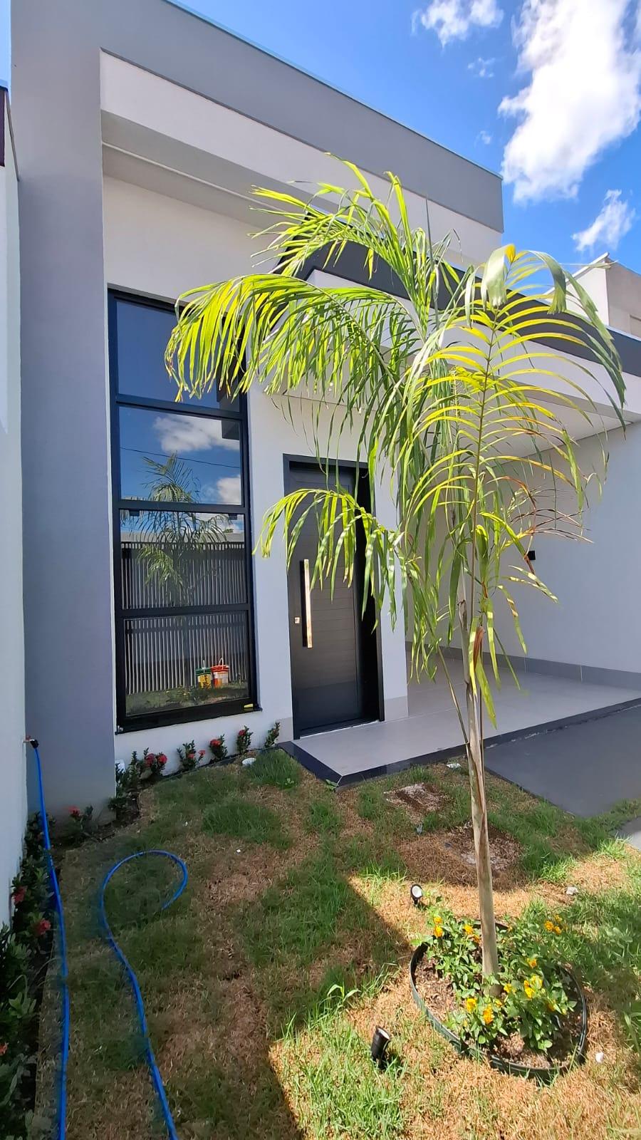 Casa Térrea Belíssima no Jardim Universitário com Piscina e Go...