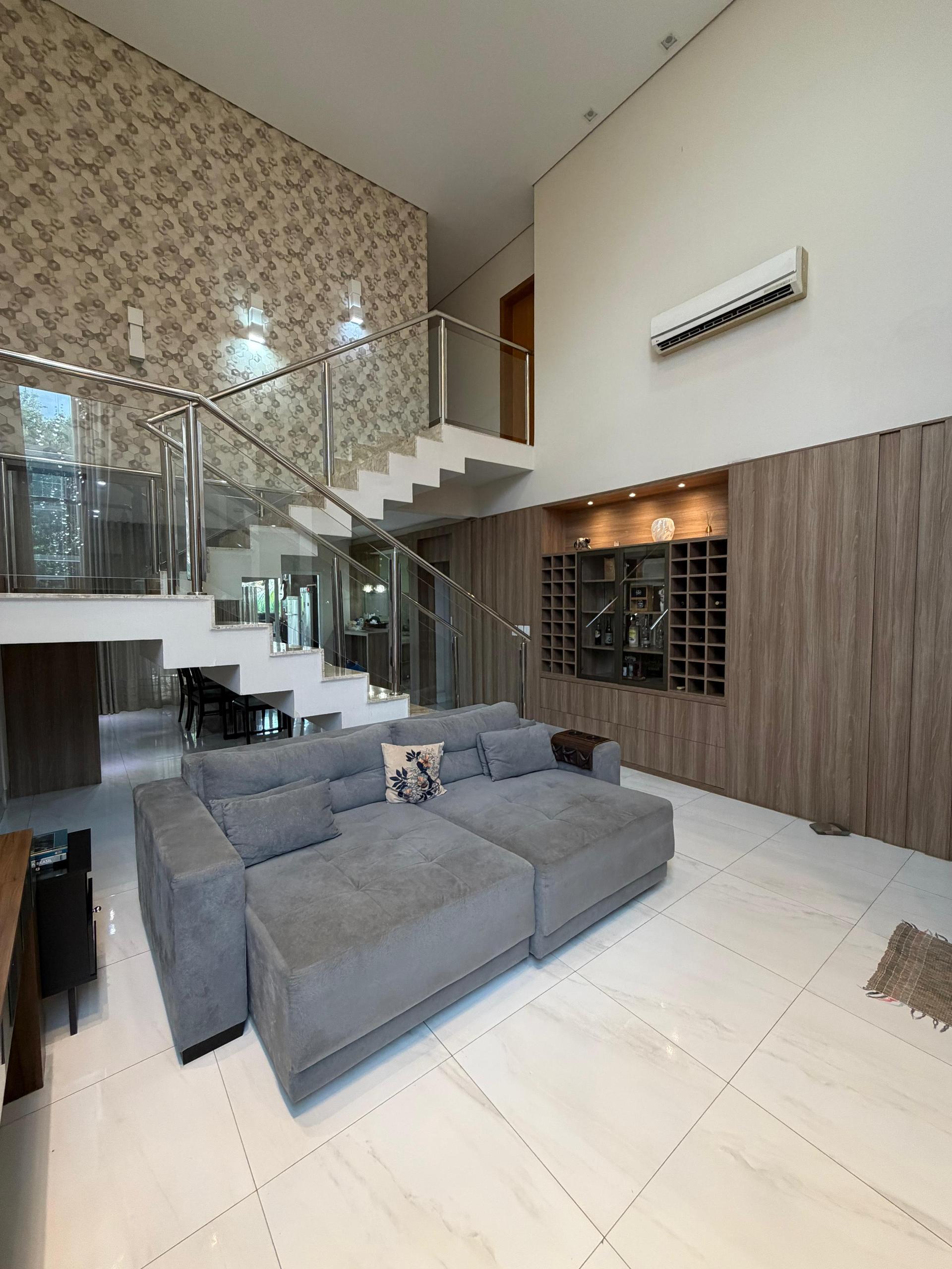 Sobrado 4 su?tes com energia solar no Condom?nio Belvedere