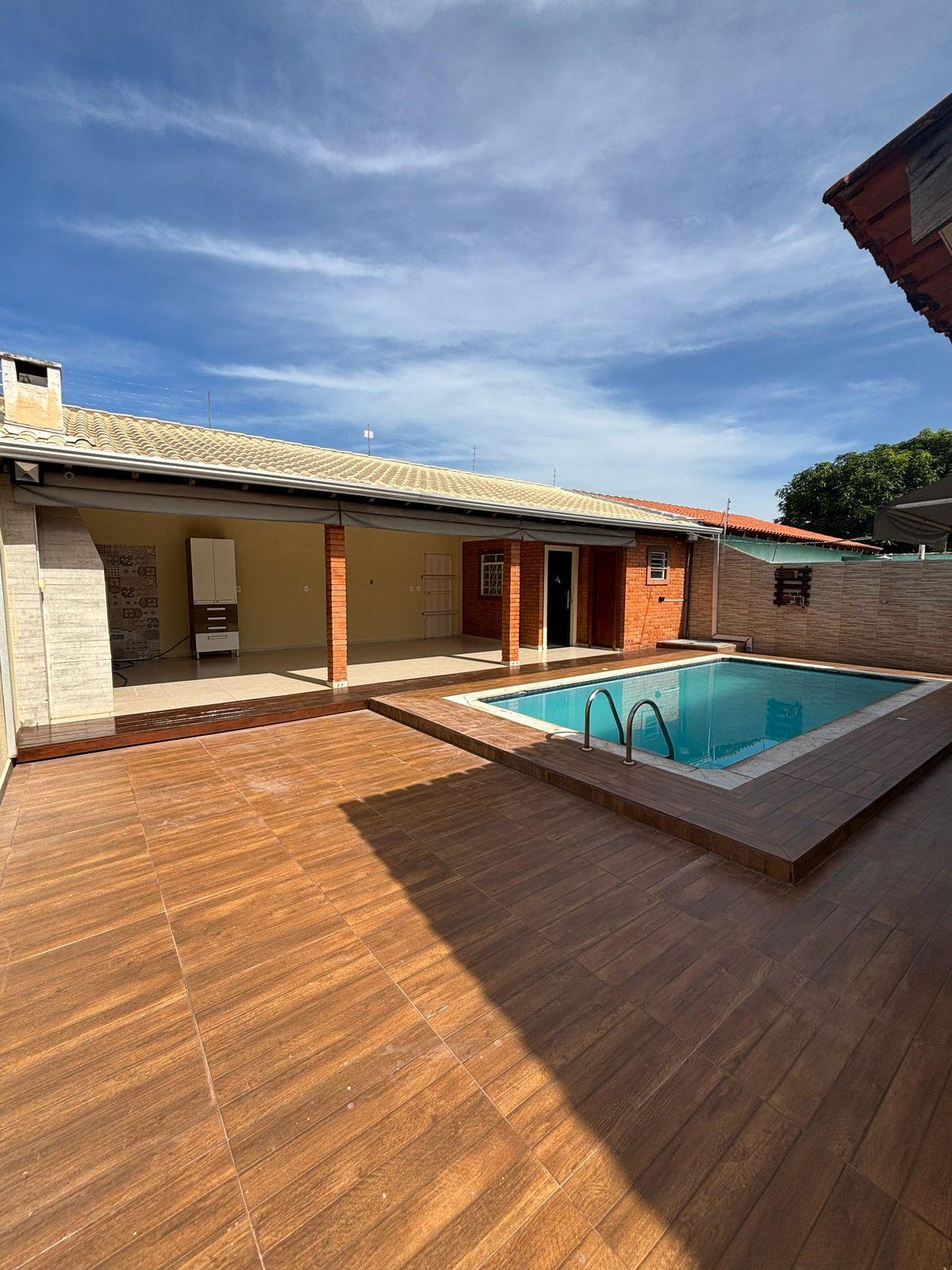 Casa completa com piscina no Jardim Calif?rnia para Venda ou L...