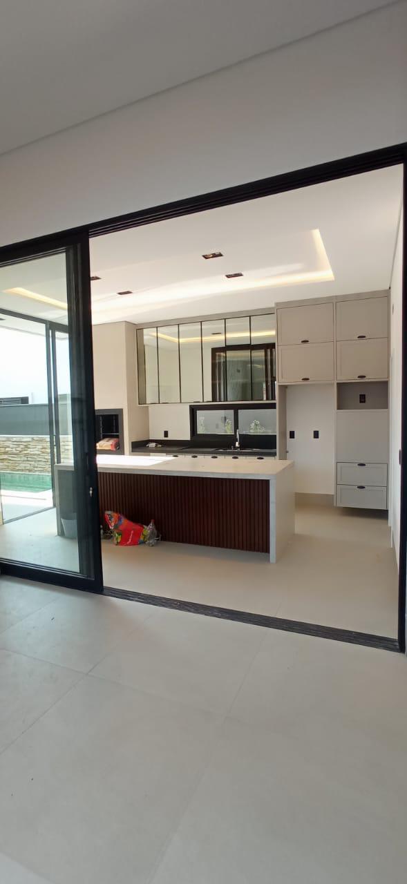 Casa t?rrea 3 su?tes com piscina no Condom?nio Belvedere II