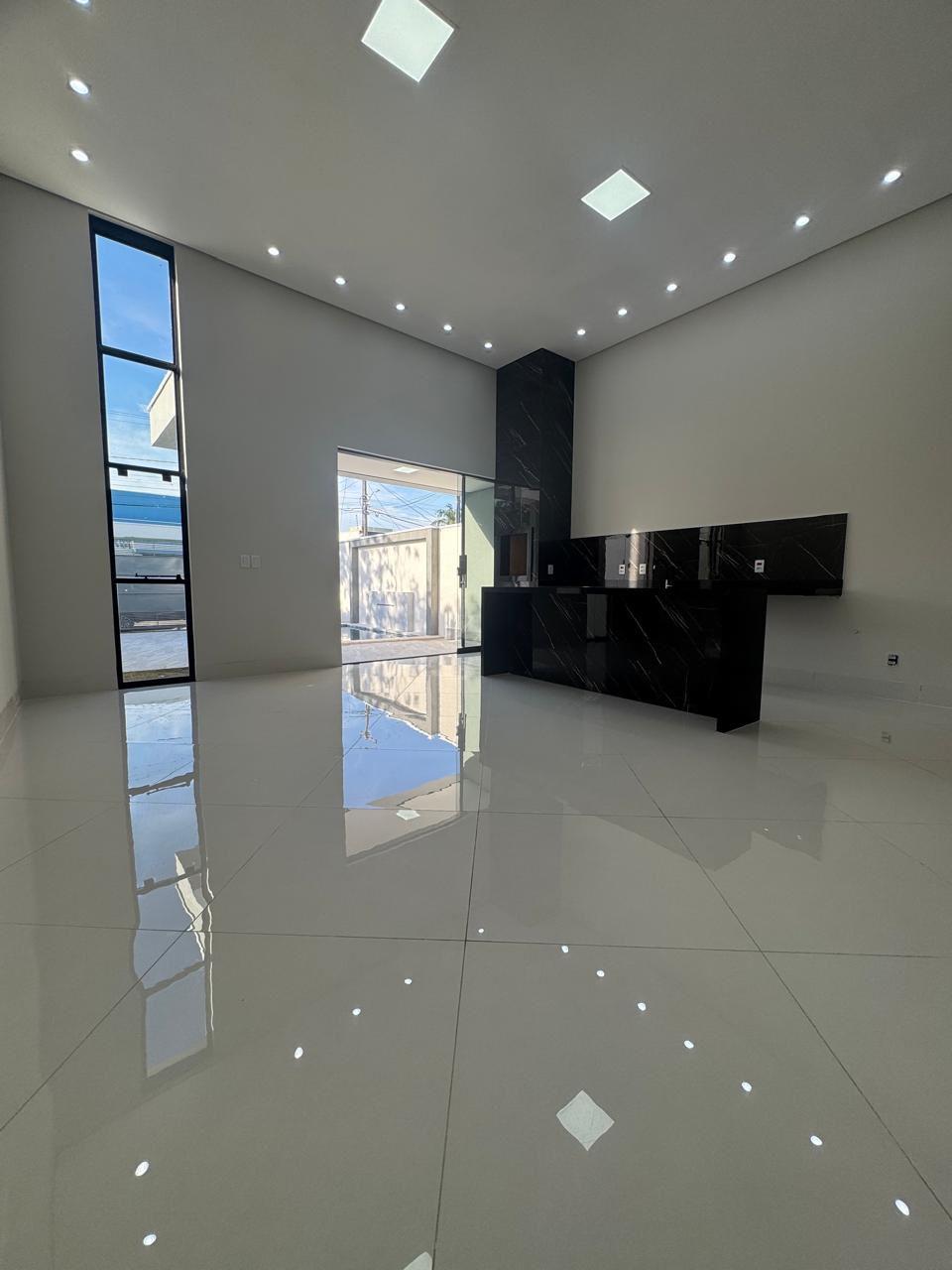 Casa de Alto Padr?o no Jardim Universit?rio com 3 Quartos send...