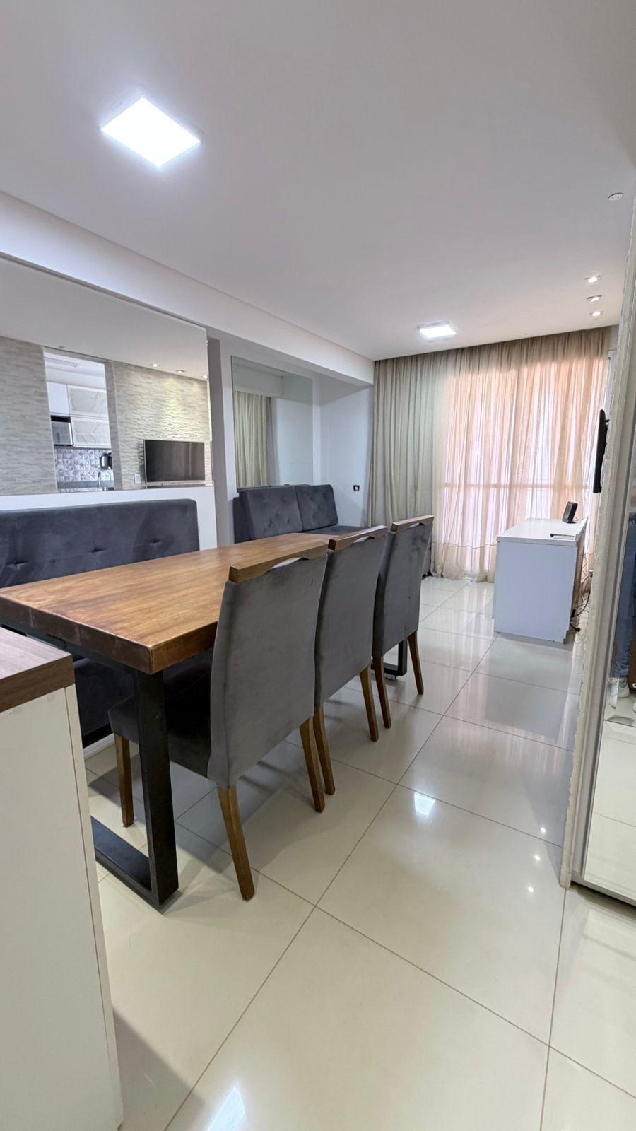 Apartamento à venda no Condomínio Garden Monte Líbano Por R  5...