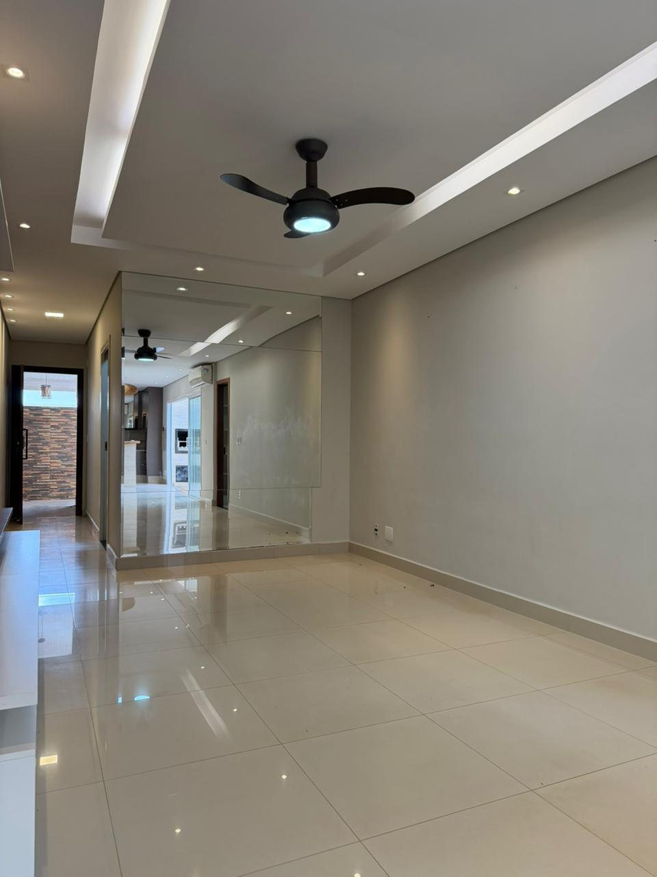 Casa à venda no Condomínio Reserva Rio Cuiabá por R  950.000,00