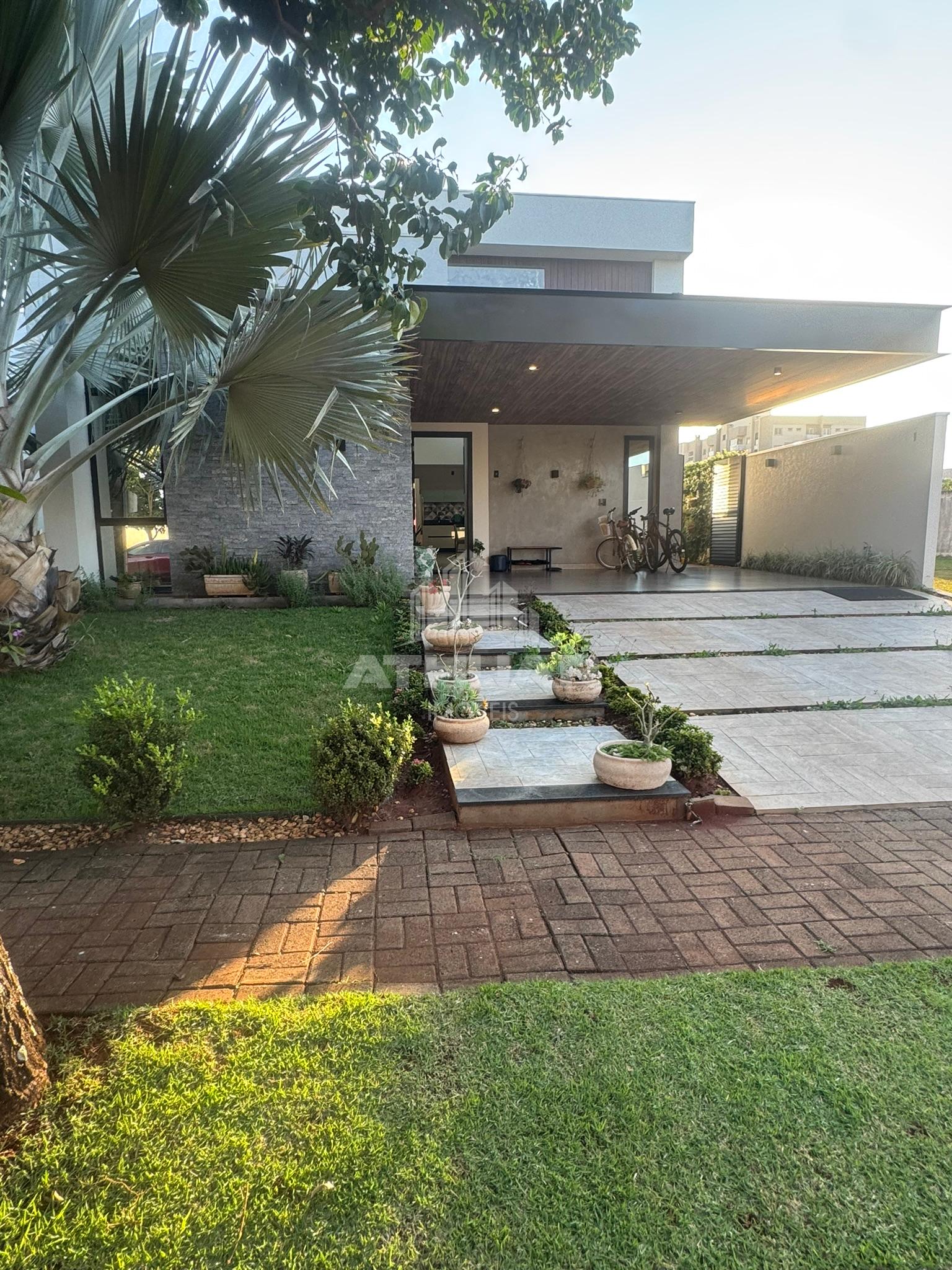 CASA ALTO PADRÃO À VENDA NO CONDOMÍNIO RESIDENCIAL FLORENÇA