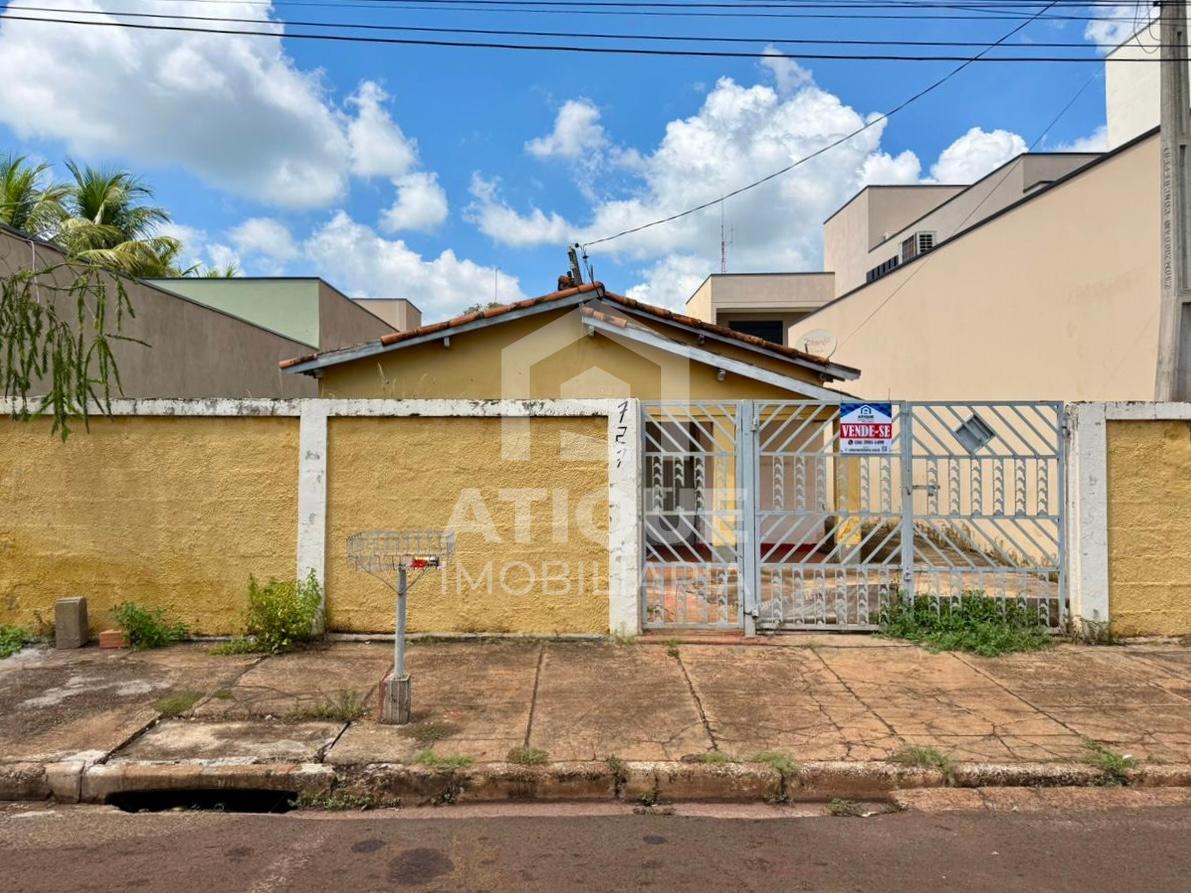 CASA À VENDA: RUA SANTO ANTONIO, N°727, CENTRO PRADOPOLIS - SP