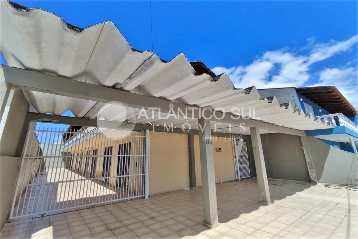 Sobrado próximo da praia com 3 quartos no COSTA AZUL, MATINHOS...