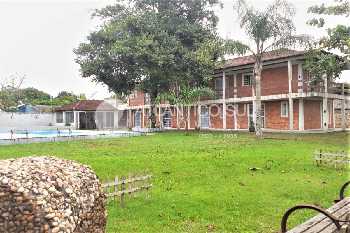 Sobrado à venda, próximo ao mar em PONTAL DO SUL, PONTAL DO PA...