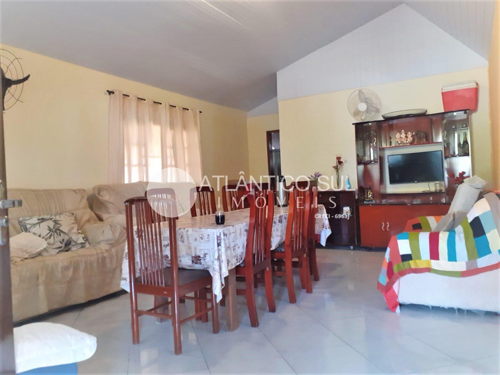Casa à venda, próxima ao mar no balneário Pereque, MATINHOS - PR