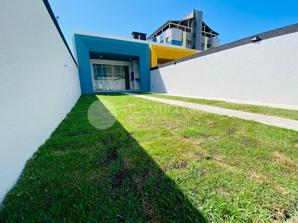 Casa à venda, próxima ao mar no balneário Pereque, MATINHOS - PR
