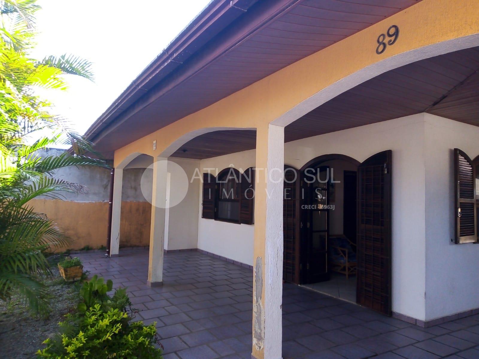Casa com 4 quartos a 350m da praia, Santa Terezinha, PONTAL DO...